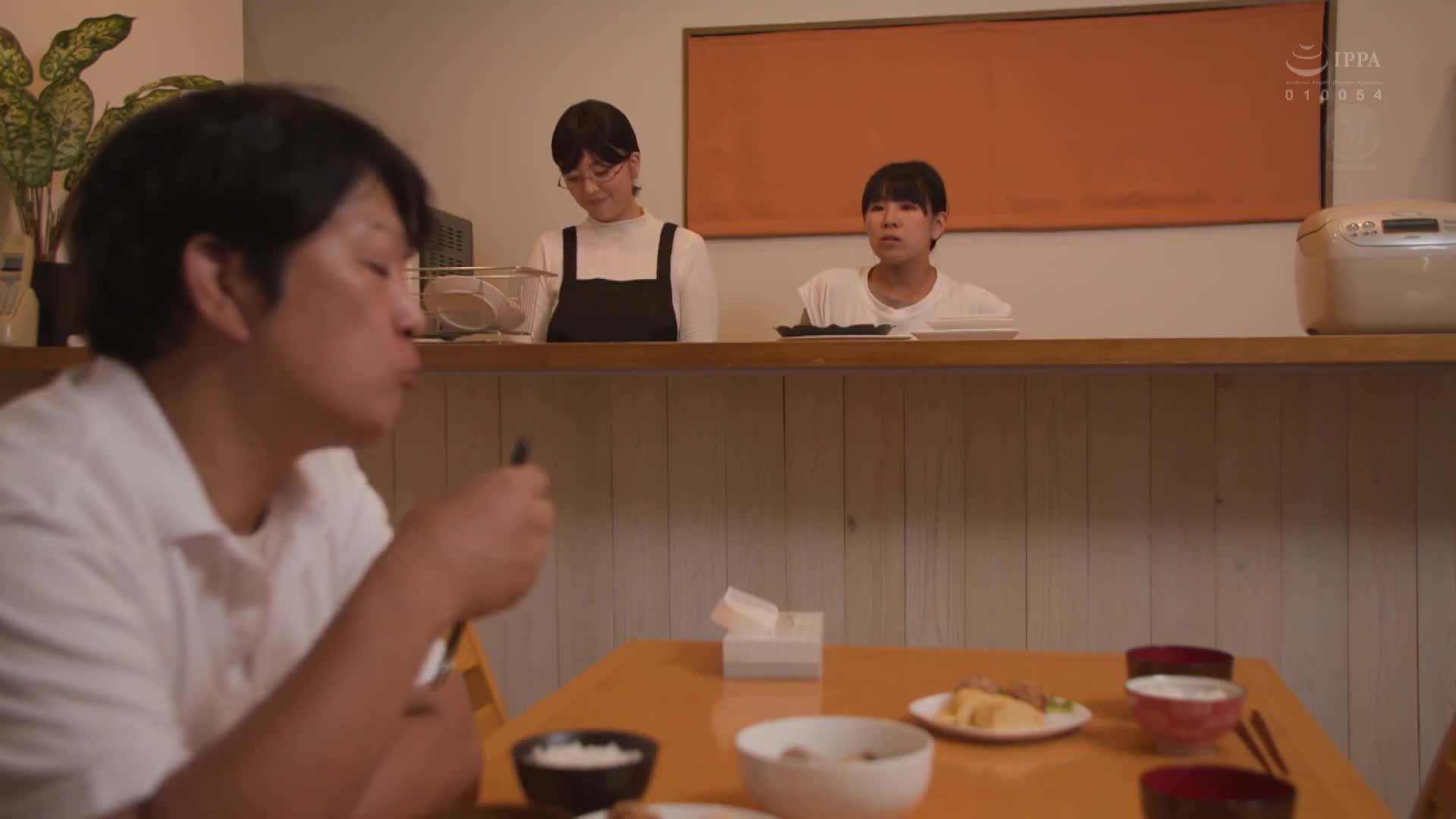A 5-star, busty married woman has sex with a shota shota, teasing, bullying and playing with a younger man! ! ! ! ! Original work: Fujisaki Chiro Me and the clerk Fujita-san, the entire final episode is now available as a live-action version! ! Large volume over 200 minutes! ! Kinoshita Rinko - AV大平台-Chinese Subtitles, Adult Films, AV, China, Online Streaming
