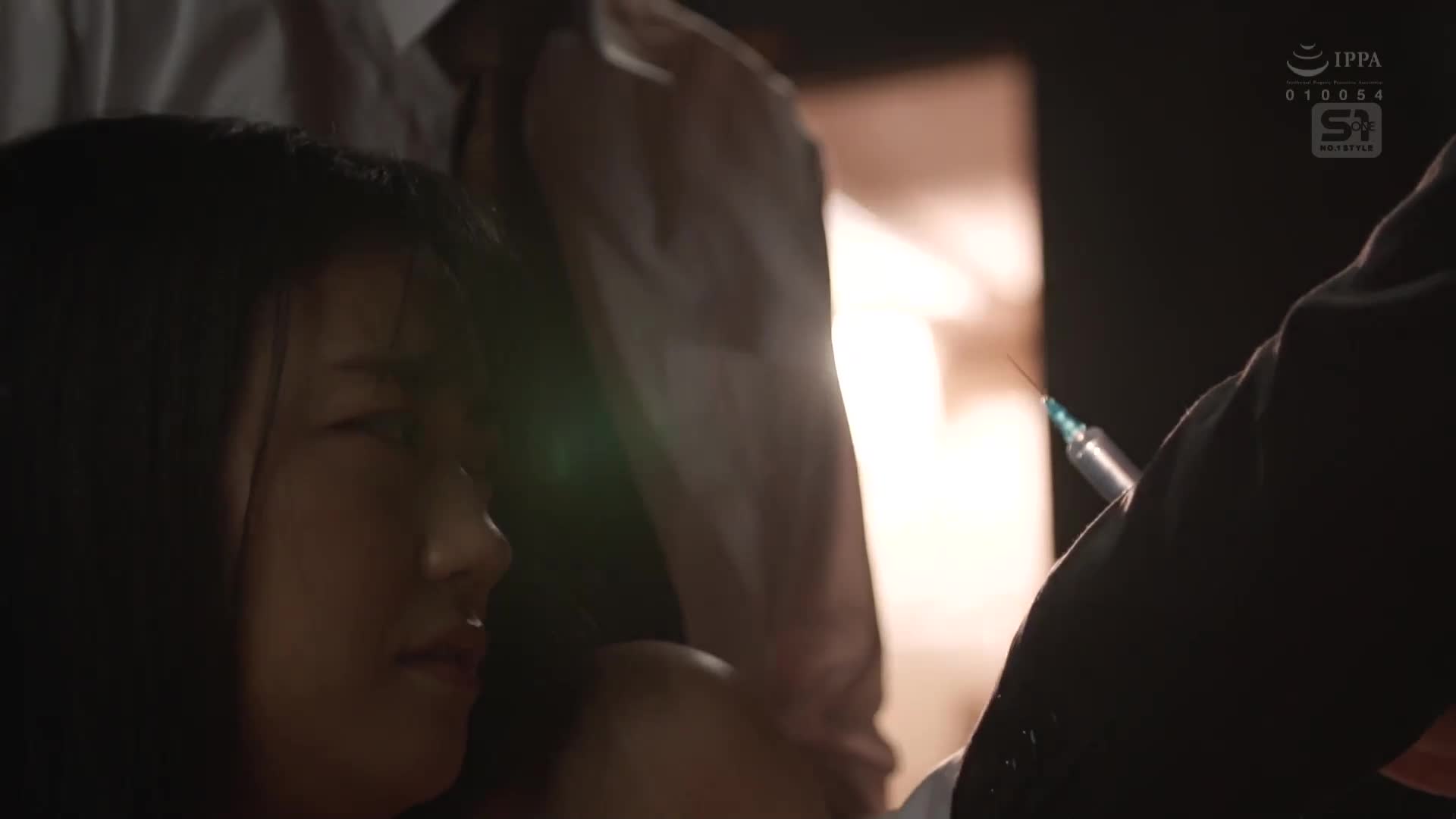 A young decoy investigator is completely defeated by a foul-drinking foul-tattooed man. Asaha Mitsu is - AV大平台-Chinese Subtitles, Adult Films, AV, China, Online Streaming