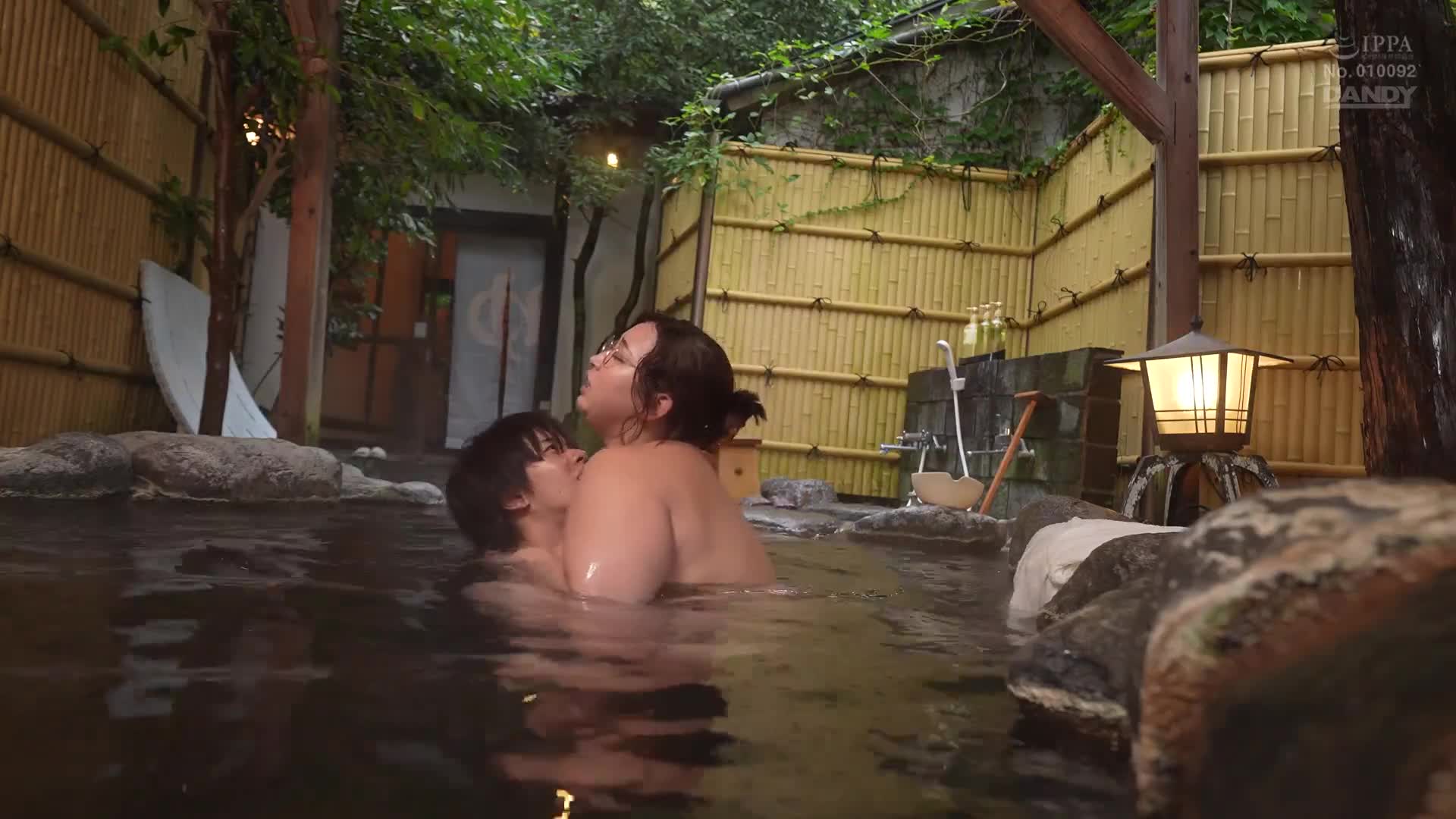 A stepmother who wants to have sex many times while her father is away has a strong sexual desire, and doesn&#039;t even refuse to penetrate a son with a super-sexual sex.VOL.6 - AV大平台-Chinese Subtitles, Adult Films, AV, China, Online Streaming
