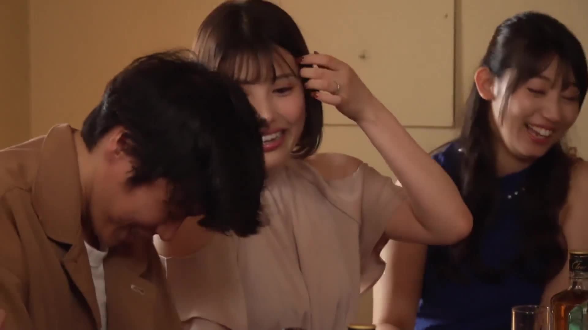 &quot;My husband won&#039;t come home today...&quot; We met again for the first time in 15 years. I still take home a super cute married classmate! Squirting and having an affair with creampie. Yumi (30) - AV大平台-Chinese Subtitles, Adult Films, AV, China, Online Streaming