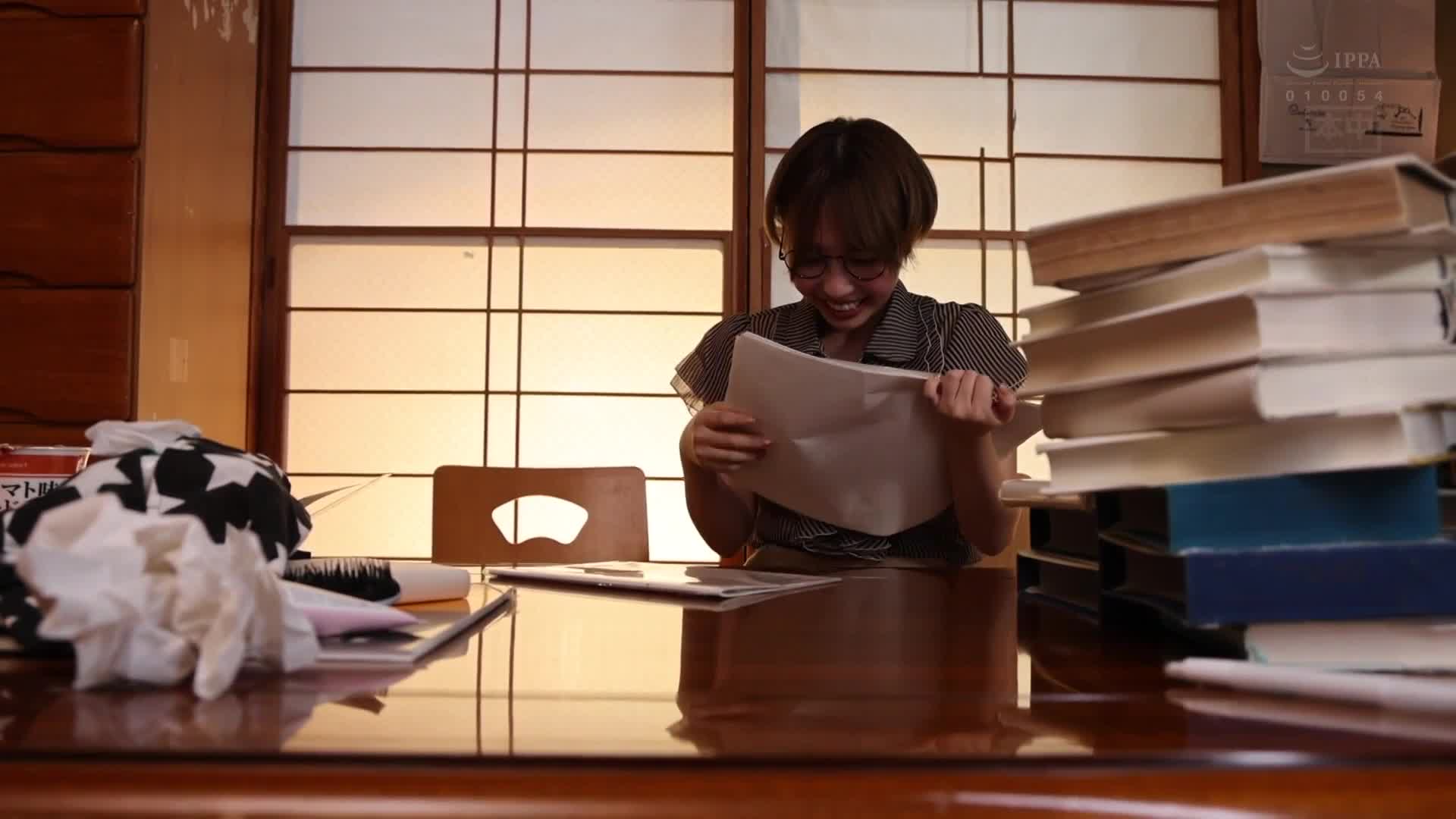 The unsatisfied liberal arts girl indulges in the sensual kiss of the pregnant brothel manager, and is covered in sweat and lust, and has creampie sex. Shishido Riho - AV大平台-Chinese Subtitles, Adult Films, AV, China, Online Streaming
