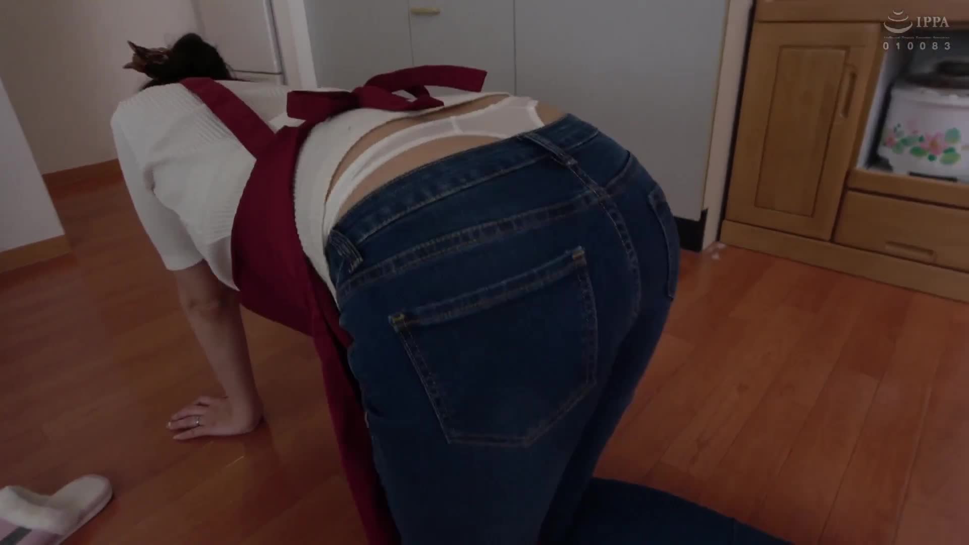 Immediately fucked by a fair-skinned, big-assed housekeeping aunt! A married woman who was so addicted to a big dick came over the next day, so she cums inside me many times until she was satisfied 40 Morisawa Kana - AV大平台-Chinese Subtitles, Adult Films, AV, China, Online Streaming