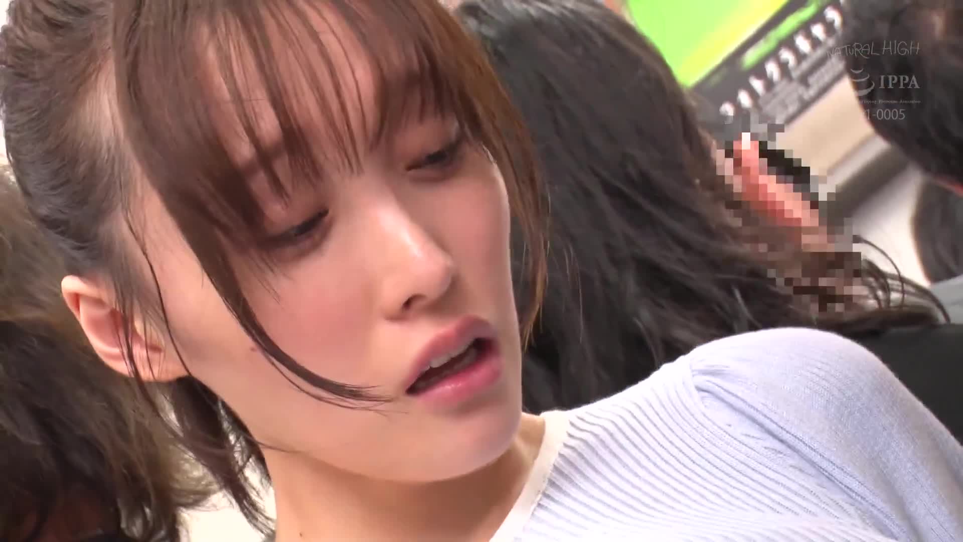 A horny girl with a tongue kiss that gets her tongue kissed so many times that the strings get pulled out. - AV大平台-Chinese Subtitles, Adult Films, AV, China, Online Streaming