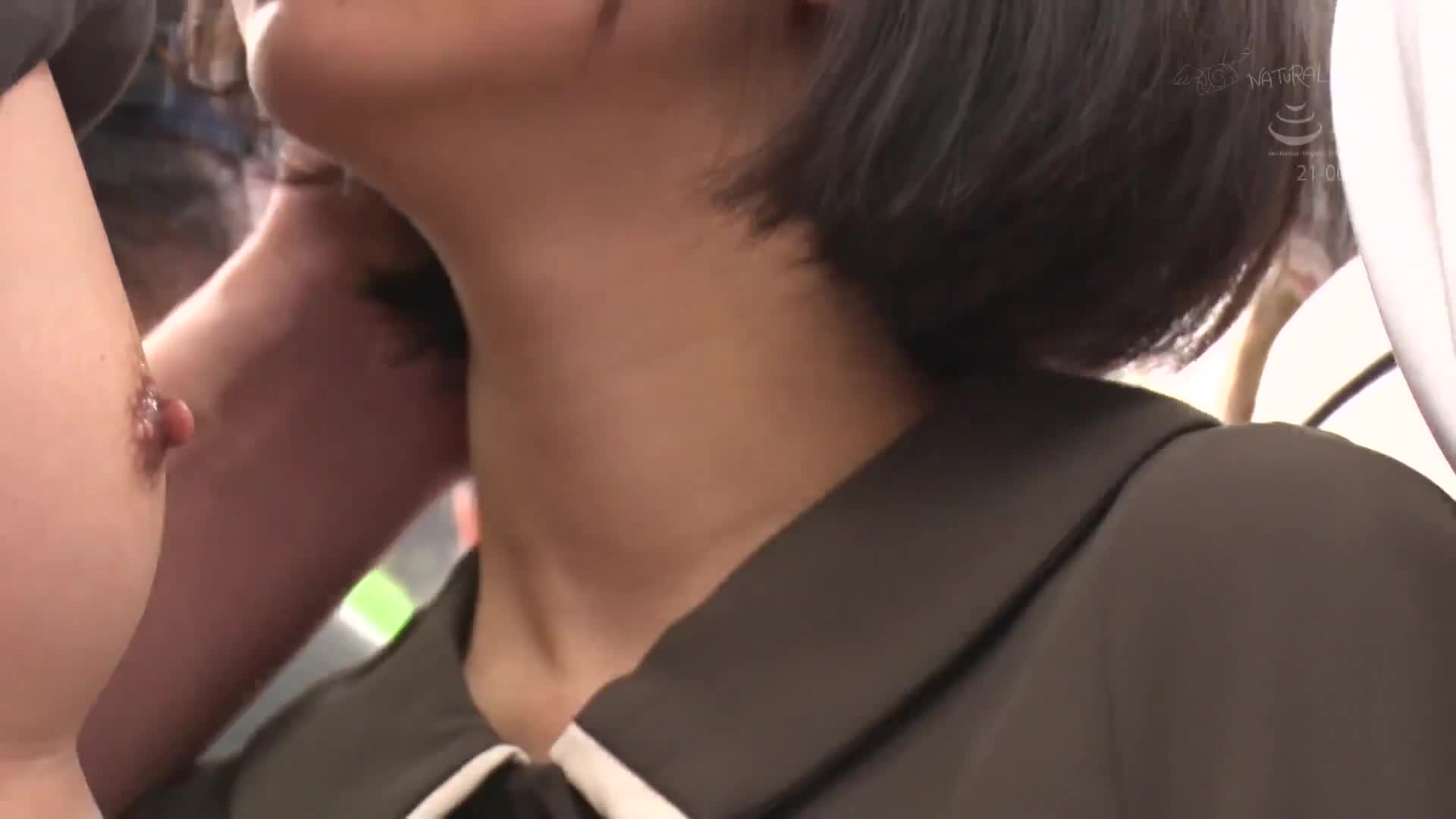 A horny girl with a tongue kiss that gets her tongue kissed so many times that the strings get pulled out. - AV大平台-Chinese Subtitles, Adult Films, AV, China, Online Streaming