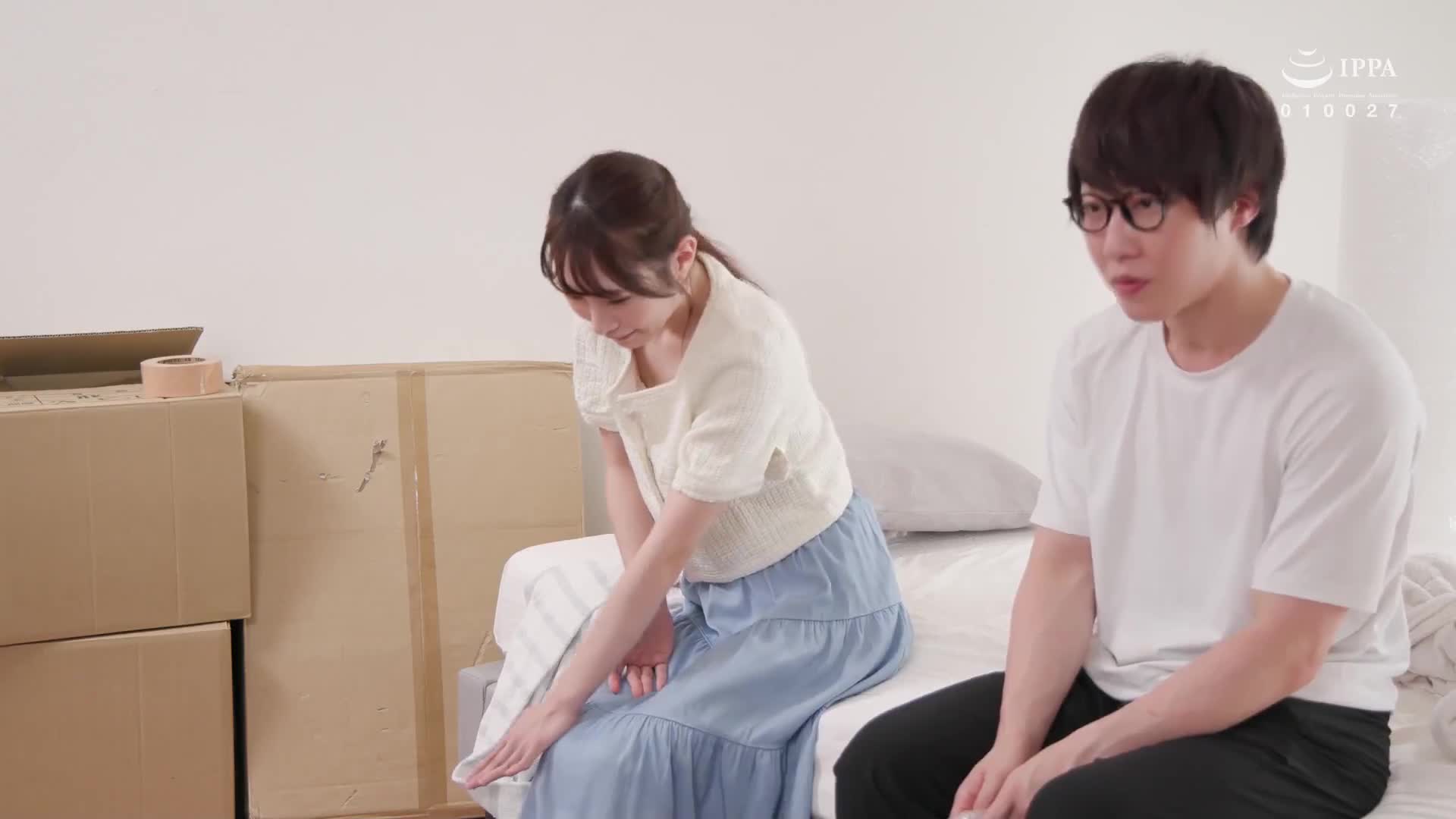 My cousin I had met for the first time in a while came to help me move, and while I was working, I couldn&#039;t notice and I was glaring at my chest. I couldn&#039;t hold it in and started using it and it was surprisingly OK! - AV大平台-Chinese Subtitles, Adult Films, AV, China, Online Streaming