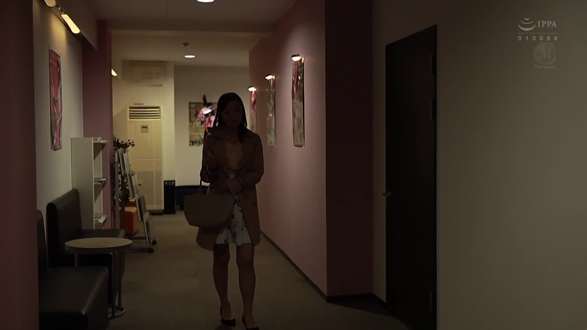 Impossible cuckold theater room - a chaste wife tainted by the ugly cocks of vulgar men. Okimiya Nami - AV大平台-Chinese Subtitles, Adult Films, AV, China, Online Streaming