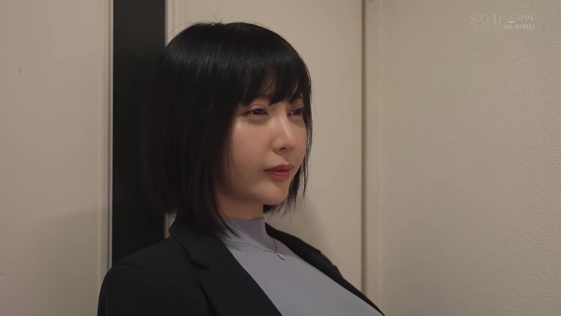 A lewd, busty real estate lady with a couple who came to check out the property to live together, slutty big-breasted real estate woman who has sex with her boyfriend and cums inside her. - AV大平台-Chinese Subtitles, Adult Films, AV, China, Online Streaming