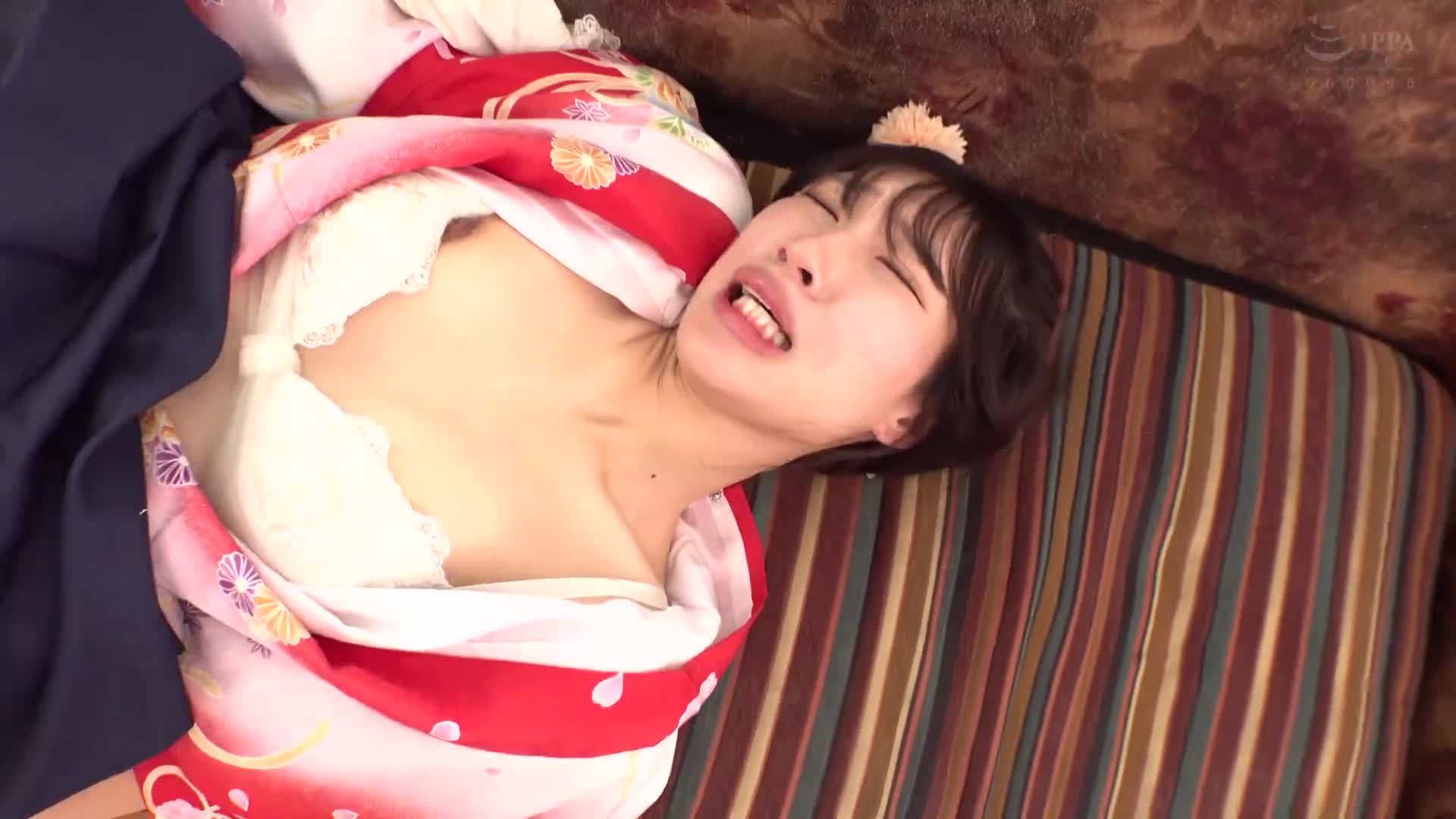 &quot;Graduation Memorial Photo&quot; A live stabbing photo museum with beautiful hakama and a beautiful memory - AV大平台-Chinese Subtitles, Adult Films, AV, China, Online Streaming