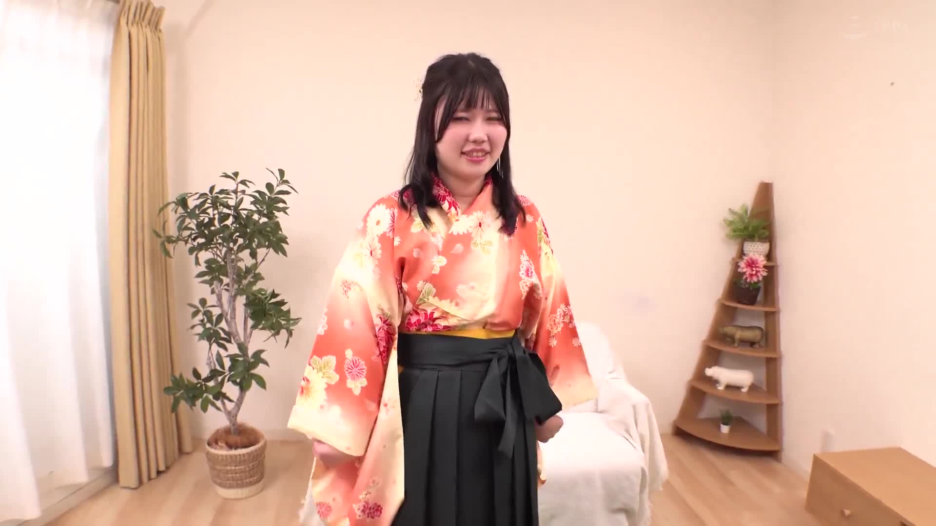 Special exclusive for graduates wearing hakama! Amateur female college student and a big-dicked man who have just finished their university graduation ceremony try &quot;drama massage&quot;! I wonder if strangers get so pleasured that they even cum inside her in close contact and cum inside her! ? - AV大平台-Chinese Subtitles, Adult Films, AV, China, Online Streaming