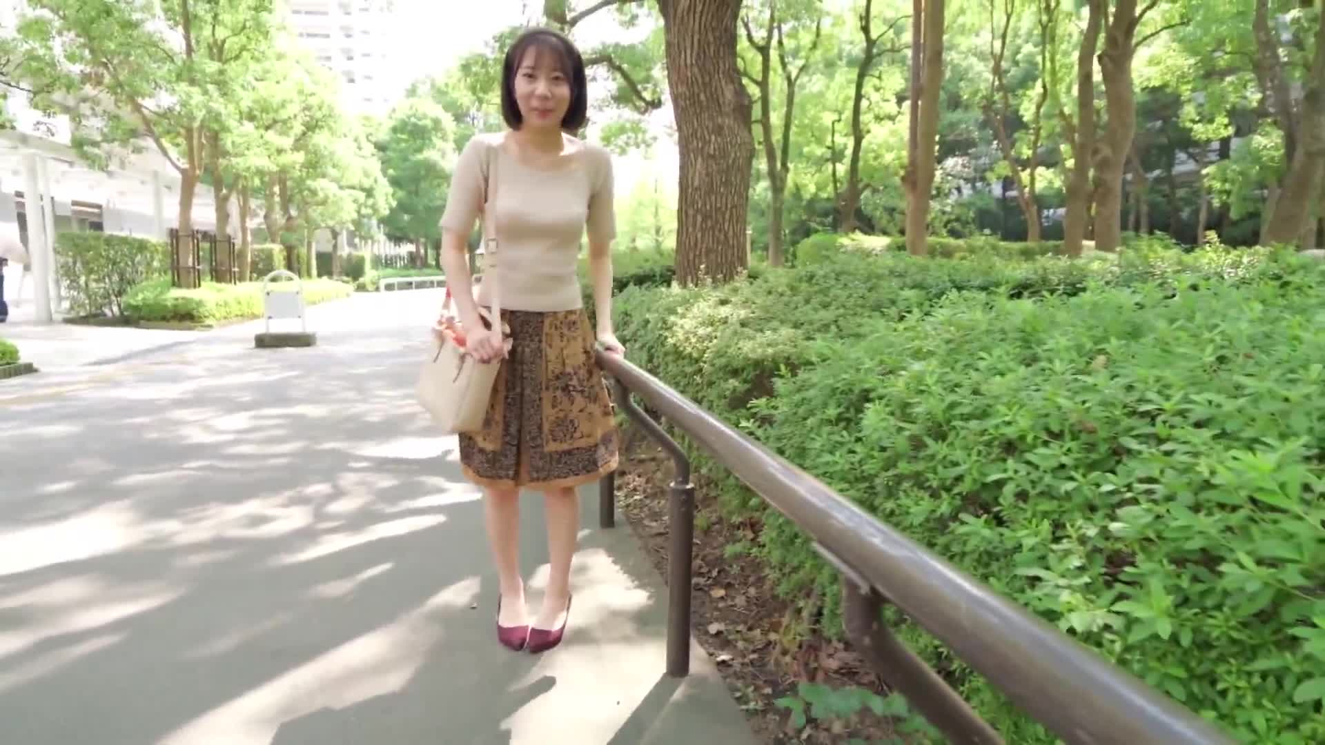 Employment format remote blind date is actually JD continuous climax. Akaname, who is in employment trouble in Tokyo, is wandering around Tokyo with Harley&#039;s tongue. After blushing and climaxing in the lewd training, Akaname finally - AV大平台-Chinese Subtitles, Adult Films, AV, China, Online Streaming