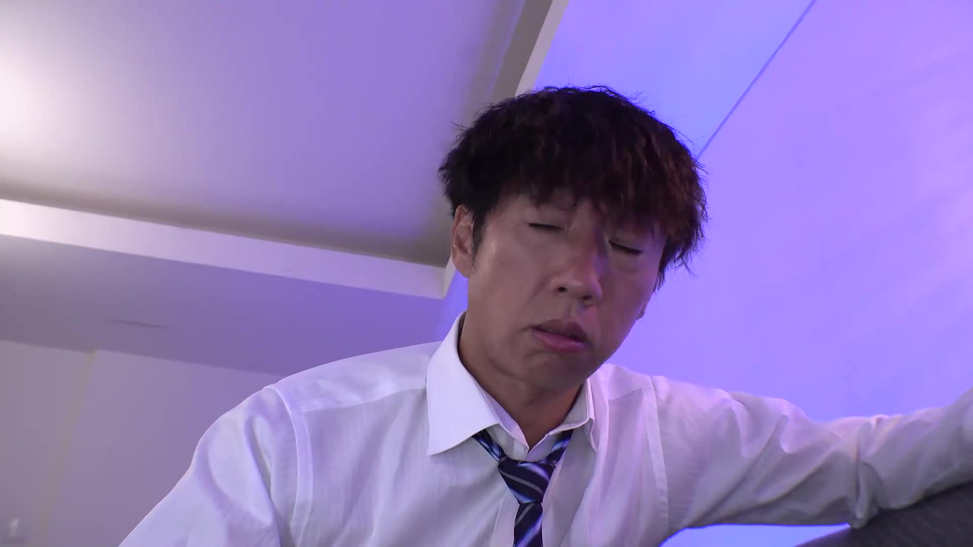Mao, who works at a nightclub, is sexually harassed by pornographic store managers. Although she tries to resist, her body is very sensitive and she becomes the first nightclub girl to ejaculate heavily. Mao Hamasaki - AV大平台-Chinese Subtitles, Adult Films, AV, China, Online Streaming