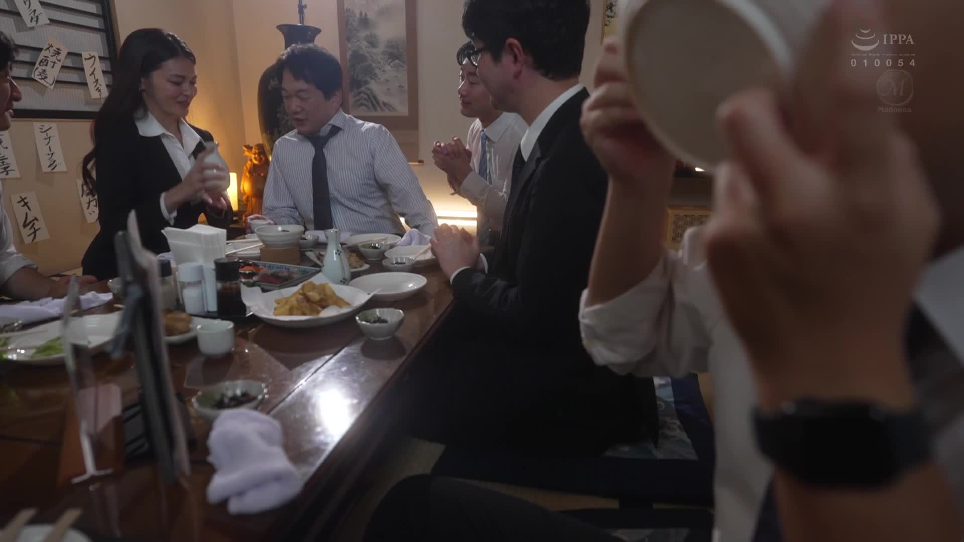 I can&#039;t drink anymore... Drunk female boss forced to wear defenseless stockings Mari Tachibana - AV大平台-Chinese Subtitles, Adult Films, AV, China, Online Streaming