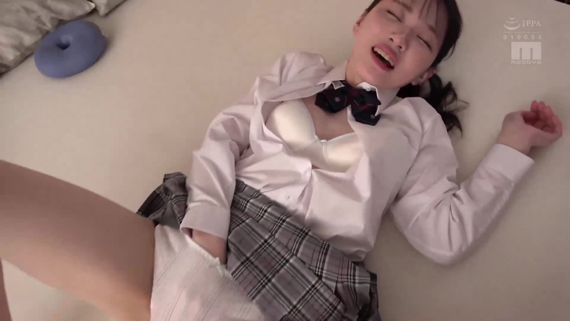The beautiful girl who looks like a young morning drama actress makes her AV debut, panting with a cute voice like a docile little animal and enjoying the climax of the penis. White Lily South - AV大平台-Chinese Subtitles, Adult Films, AV, China, Online Streaming
