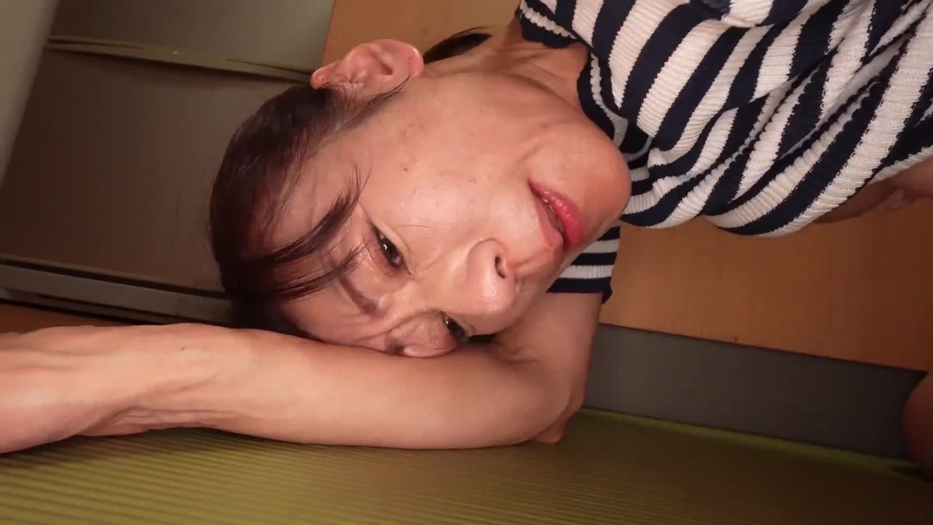 A 50-year-old mature woman who intends to pay off her body but ends up getting swamped with overly intense sex - AV大平台-Chinese Subtitles, Adult Films, AV, China, Online Streaming