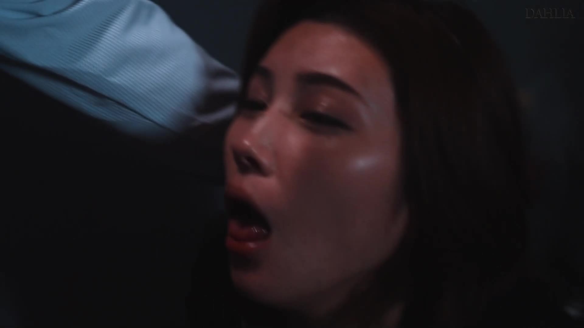 &quot;A sweet kiss, a betrayal affair. &quot;After finding out that my fiance&#039;s affair, I was sexually unrestrained and intimately quiSSing with the cool president, which I missed, and my daily life was broken. Mino Suzume - AV大平台-Chinese Subtitles, Adult Films, AV, China, Online Streaming