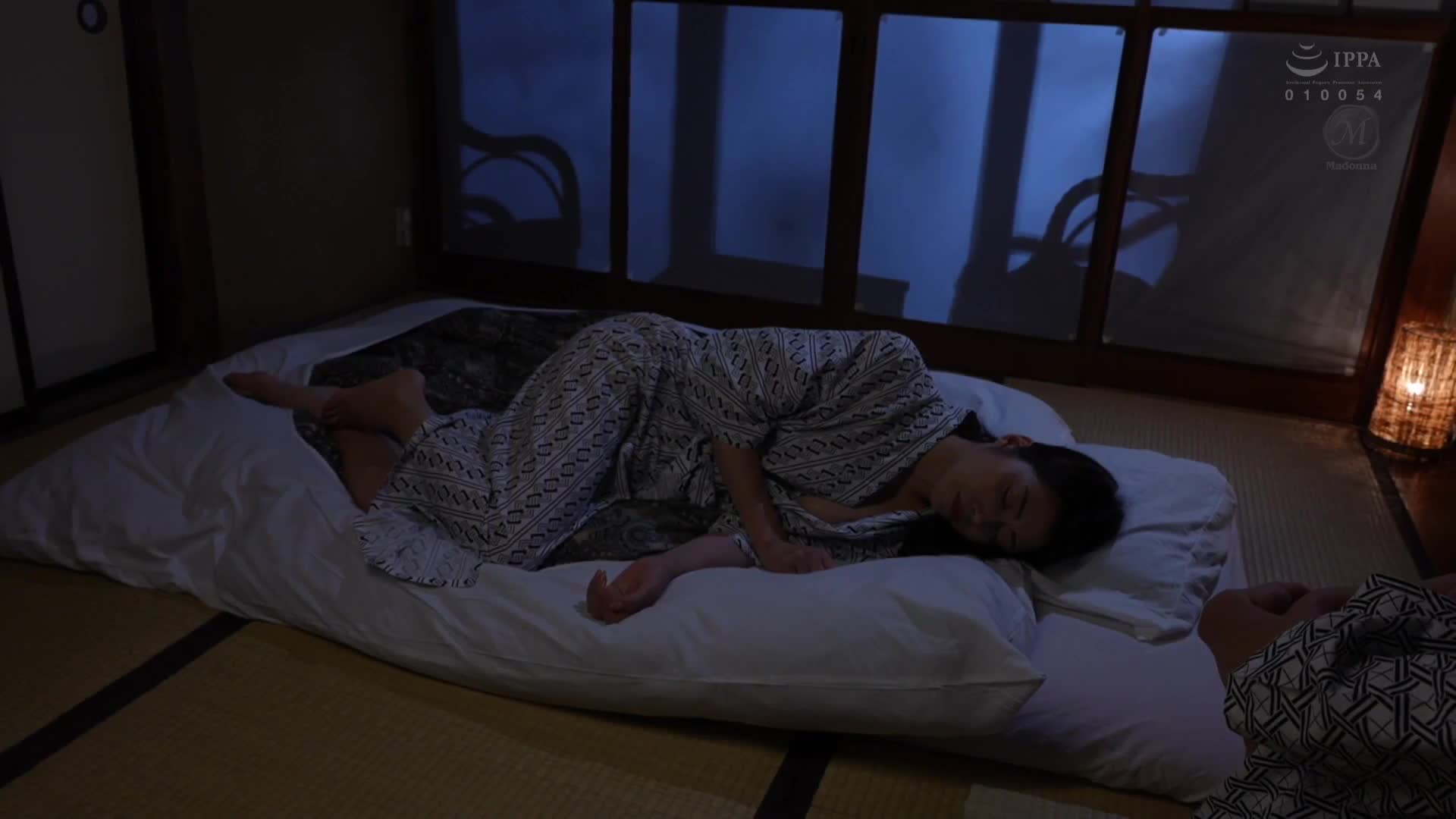 On a trip away from the hustle and bustle of the city, I happened to meet a married woman Maki... Yukizuri&#039;s creampie hot spring sex Hojo Maki - AV大平台-Chinese Subtitles, Adult Films, AV, China, Online Streaming
