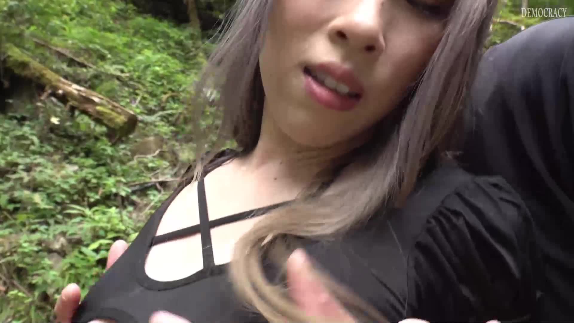 The wife happily exposes her big breasts! ! A sex orgy outdoors filled with excitement and shame! Ninomiya Kazuka - AV大平台-Chinese Subtitles, Adult Films, AV, China, Online Streaming