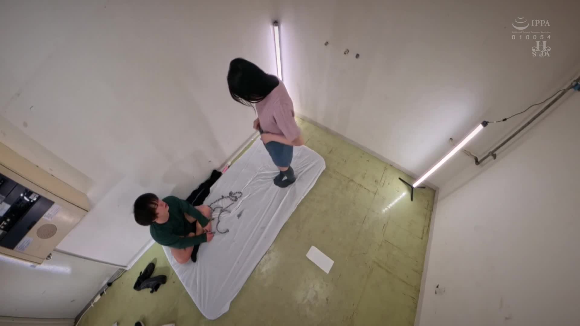 A room where you can&#039;t leave without having sex A man and woman suddenly faints and when she realizes it, she is locked in her room. All the doors are locked, and the barren room only has a bed and envelope, with only the words &quot;a room you can&#039;t leave unless you have sex.&quot; - AV大平台-Chinese Subtitles, Adult Films, AV, China, Online Streaming