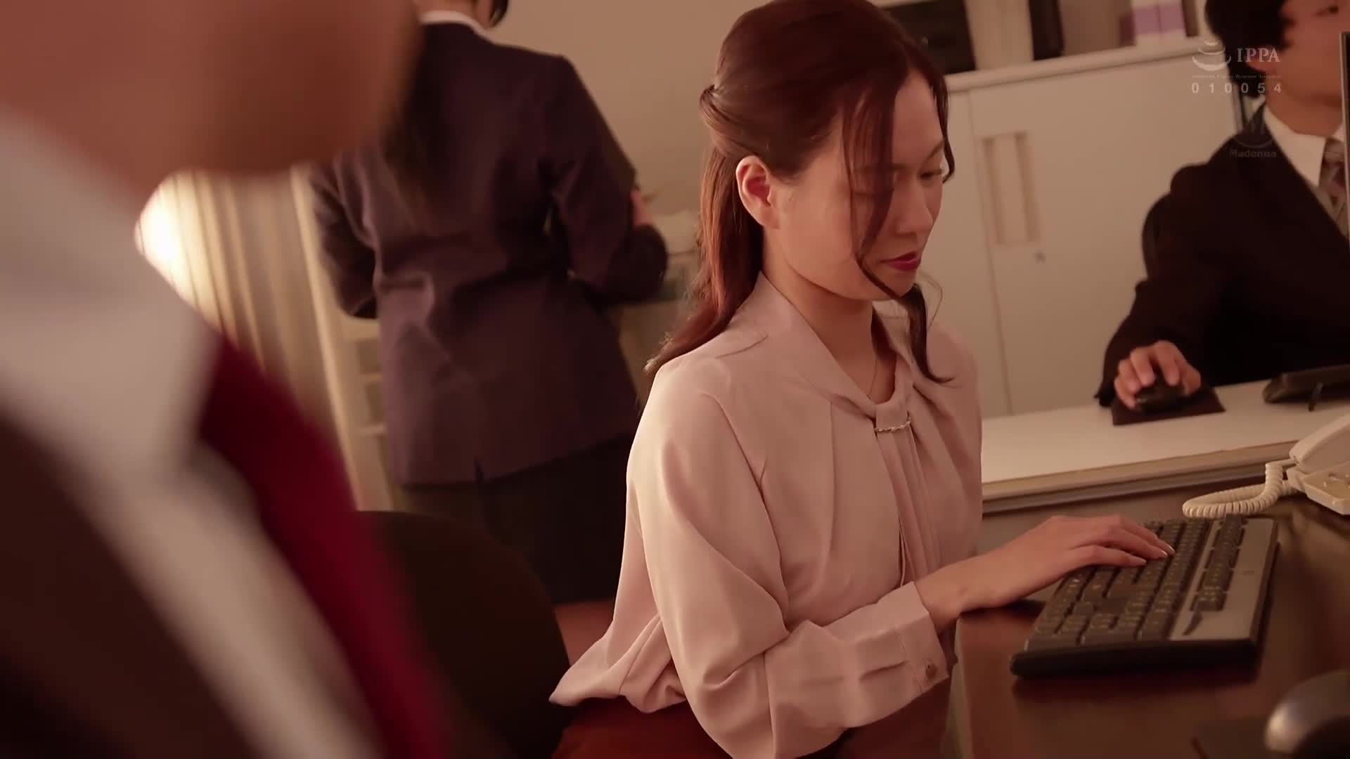 From menstrual leave to &#039;dangerous day&#039; in the workplace, I was known.... I was eaten by a big-cocked colleague and confirmed to be pregnant in an office affair. Misaki Mitsuki - AV大平台-Chinese Subtitles, Adult Films, AV, China, Online Streaming