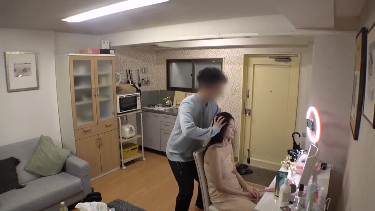 [First time creampie] She is devoured by her relaxing F-cup girlfriend at home in her braless loungewear. A smile, a female face, an orgasmic face that only I can ever see... Now that you&#039;ve just started living with a slender peach-butt lover, why not try the happiest time of your life? The night sh... - AV大平台-Chinese Subtitles, Adult Films, AV, China, Online Streaming