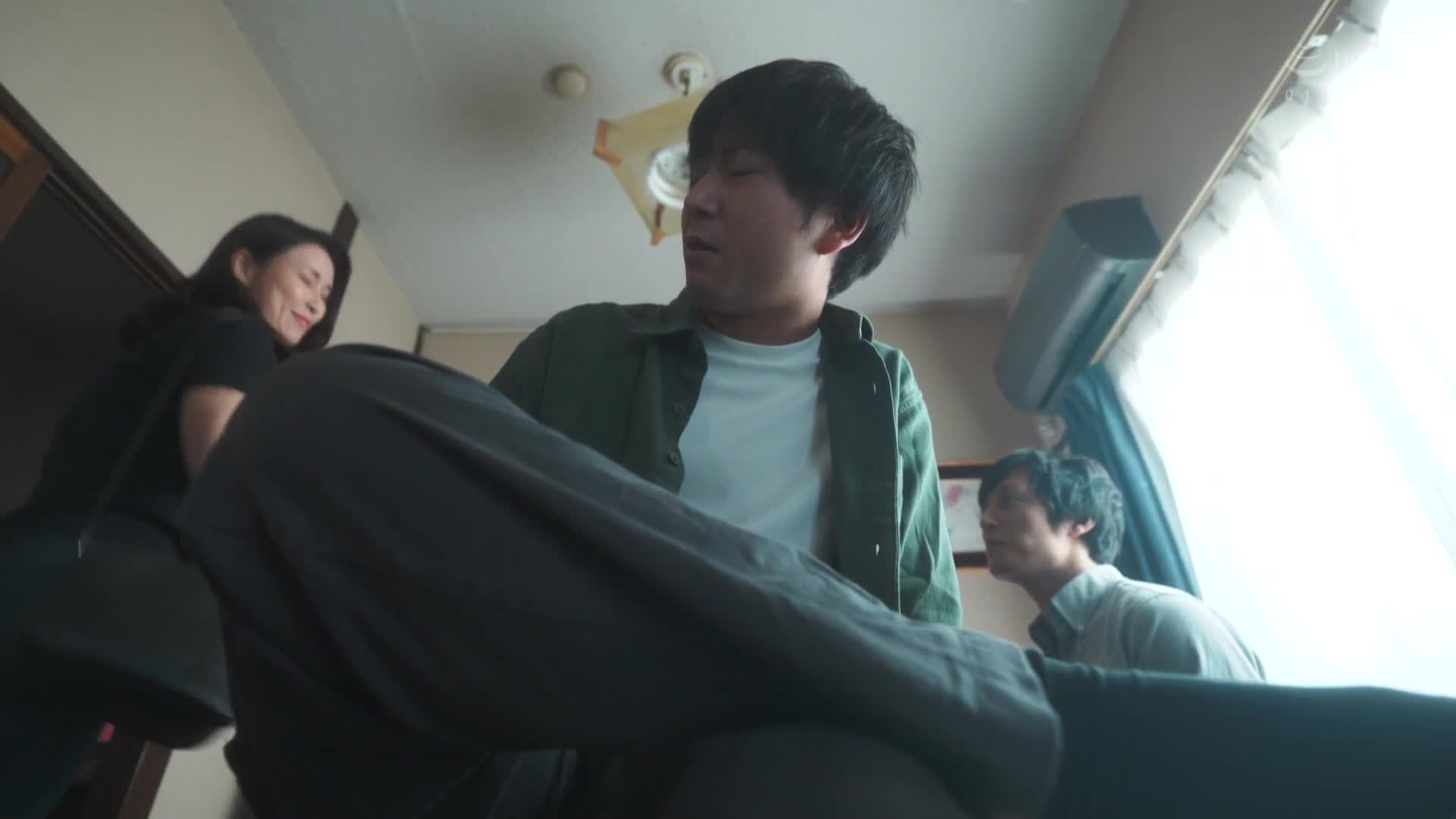 「如果你感到兴奋，随时都可以来找我...」处男的我在人妻水疗店请求初次性交的女孩竟然是我朋友的母亲优香！在超越现实的愉悦中，我不顾一切地射精了！水野优香 - AV大平台-中文字幕,成人影片,AV,国产,线上看