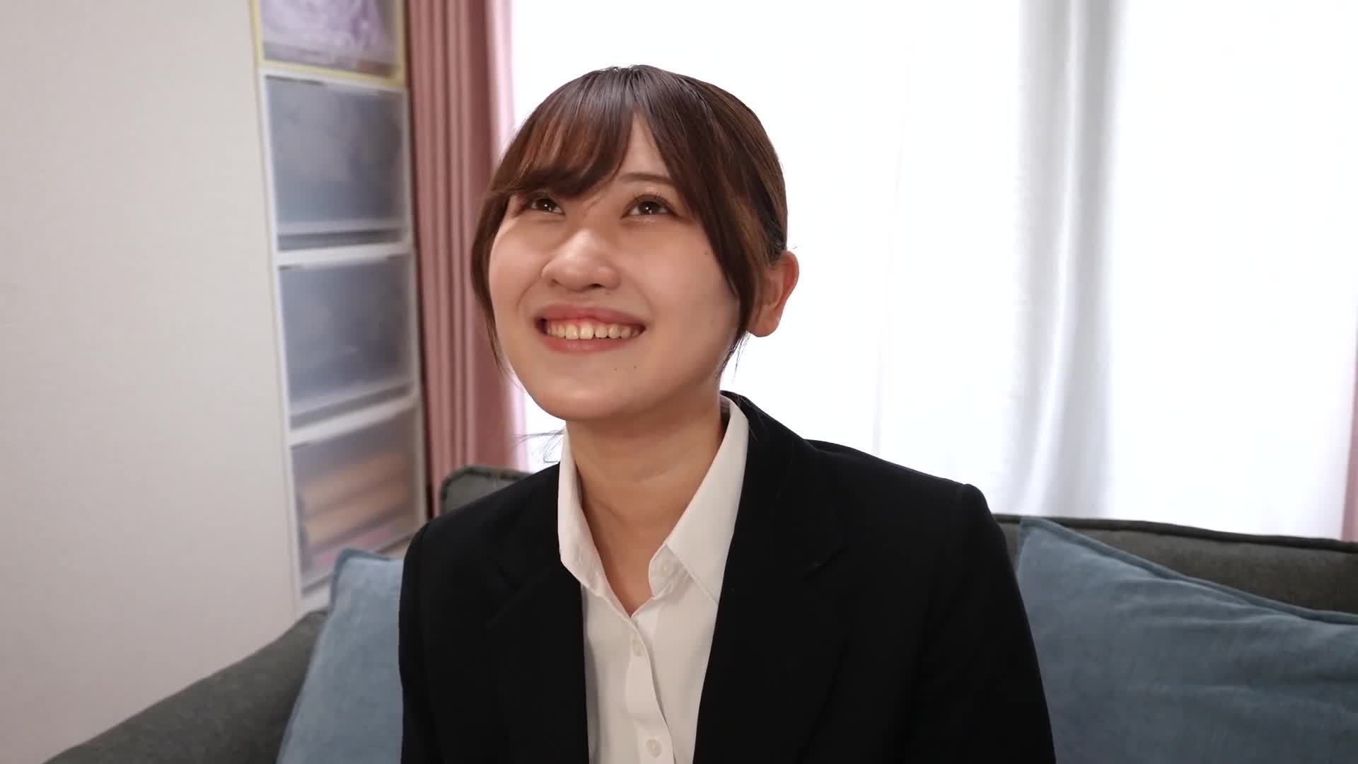 To all job seekers! Could you take off your raw pants and wear pantyhose directly and have fun doing some dry sex? ? She is wearing a ricks and rubbing her body lol. She blushes and gets horny when she inserts her 3cm through her pantyhose (^^;) She teases her pantyhose and inserts raw and then cont... - AV大平台-Chinese Subtitles, Adult Films, AV, China, Online Streaming