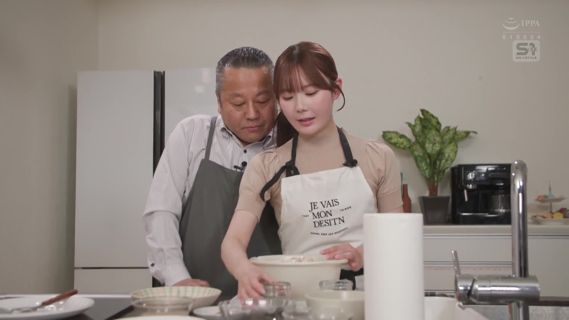 As a result of enduring extreme sexual harassment and making her cum, which she can never resist, she endures extreme sexual harassment and making her cum...and finally begins to want a dick. Miru - AV大平台-Chinese Subtitles, Adult Films, AV, China, Online Streaming