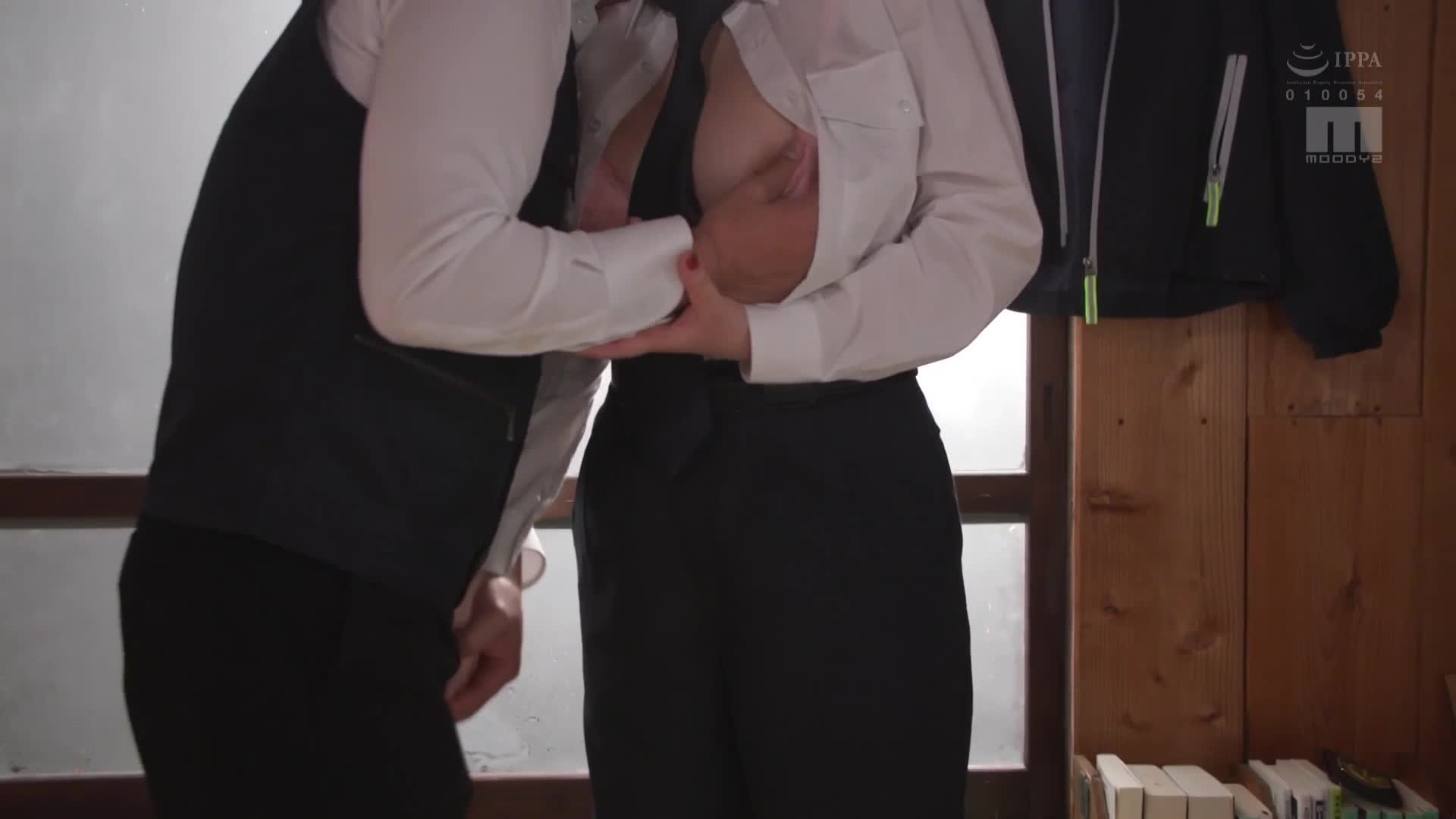 被派遣到偏僻的乡村的精英女性侦探，没有发生任何事件，只是整天忙于汗流浃背的密室不伦性爱与驻在员... 天月杏 - AV大平台-中文字幕,成人影片,AV,国产,线上看