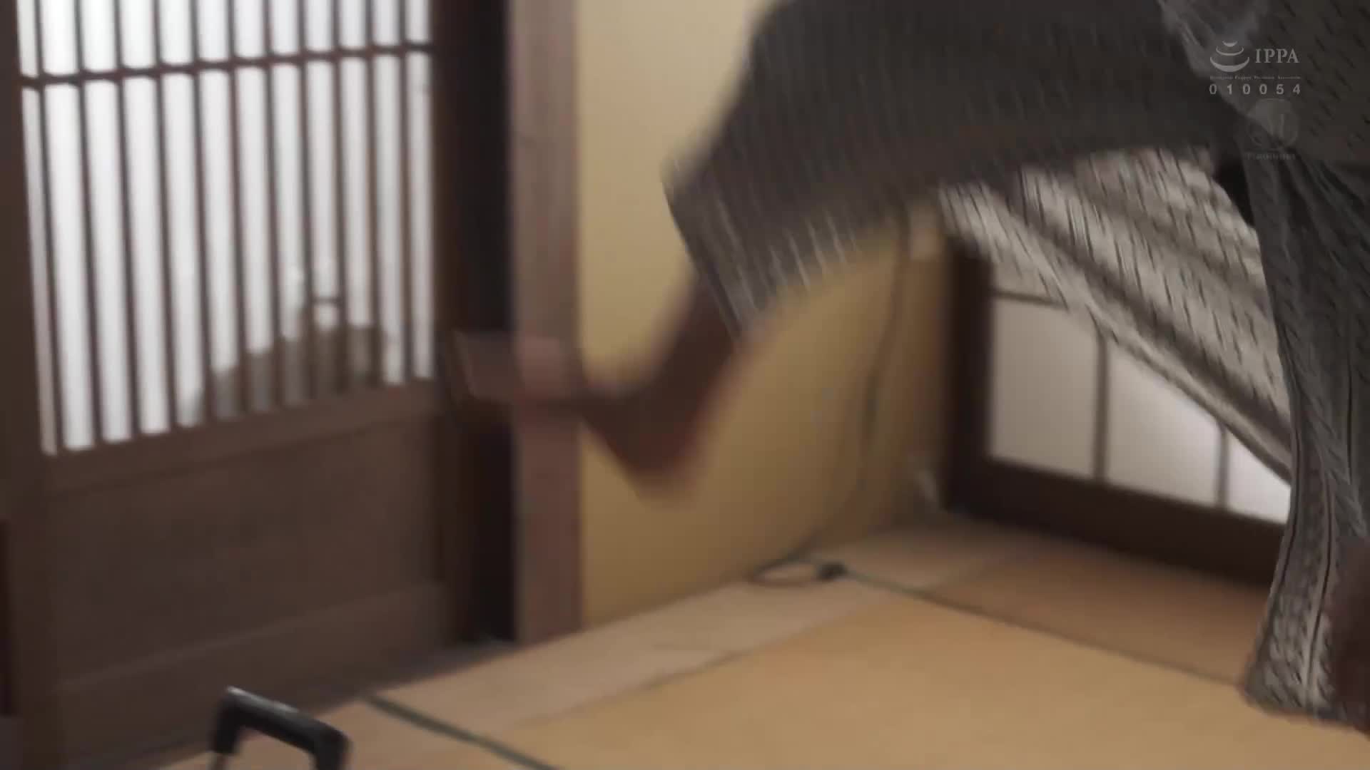 在相扑部屋中，被饥渴女性关取们进行轮奸，美丽的女将被持续进行生插并内射。 - AV大平台-中文字幕,成人影片,AV,国产,线上看