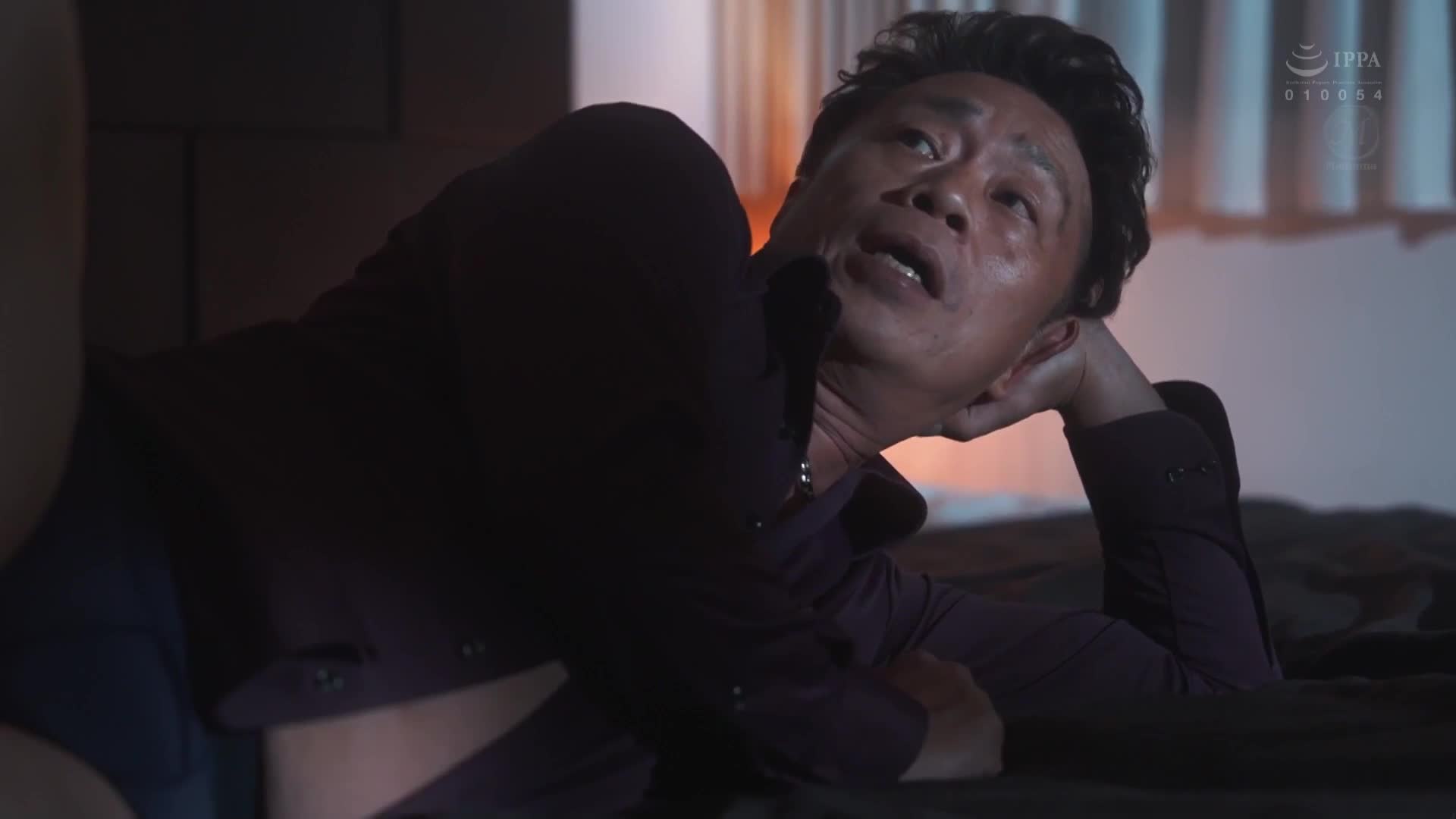 A married woman from a high-class club, covered in the sweat and bodily fluids of a thick customer, and after closing, she sells creampie sex. Maybe Mito - AV大平台-Chinese Subtitles, Adult Films, AV, China, Online Streaming
