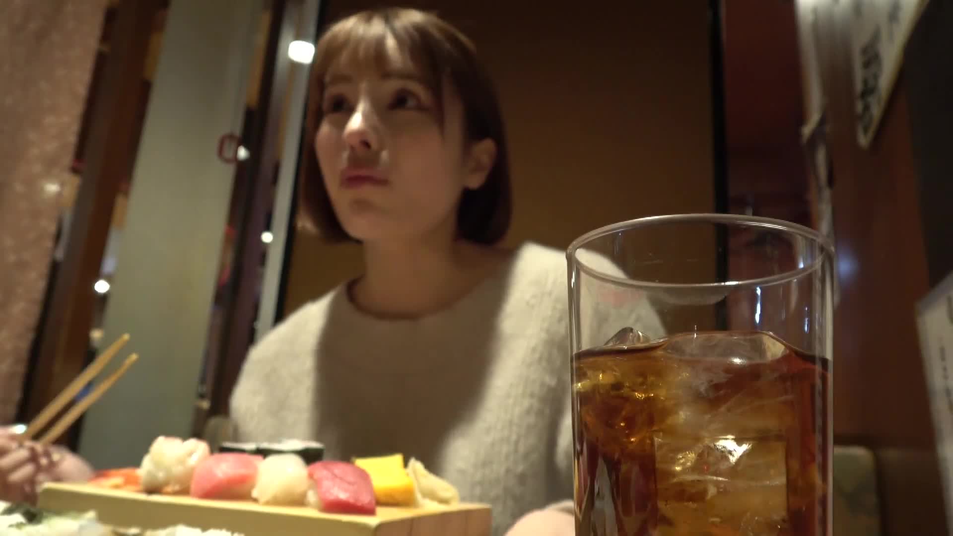 Completely private footage: 100% smile will soothe everyone. Wakamiya Haki-chan&#039;s first night alone, staying alone - AV大平台-Chinese Subtitles, Adult Films, AV, China, Online Streaming
