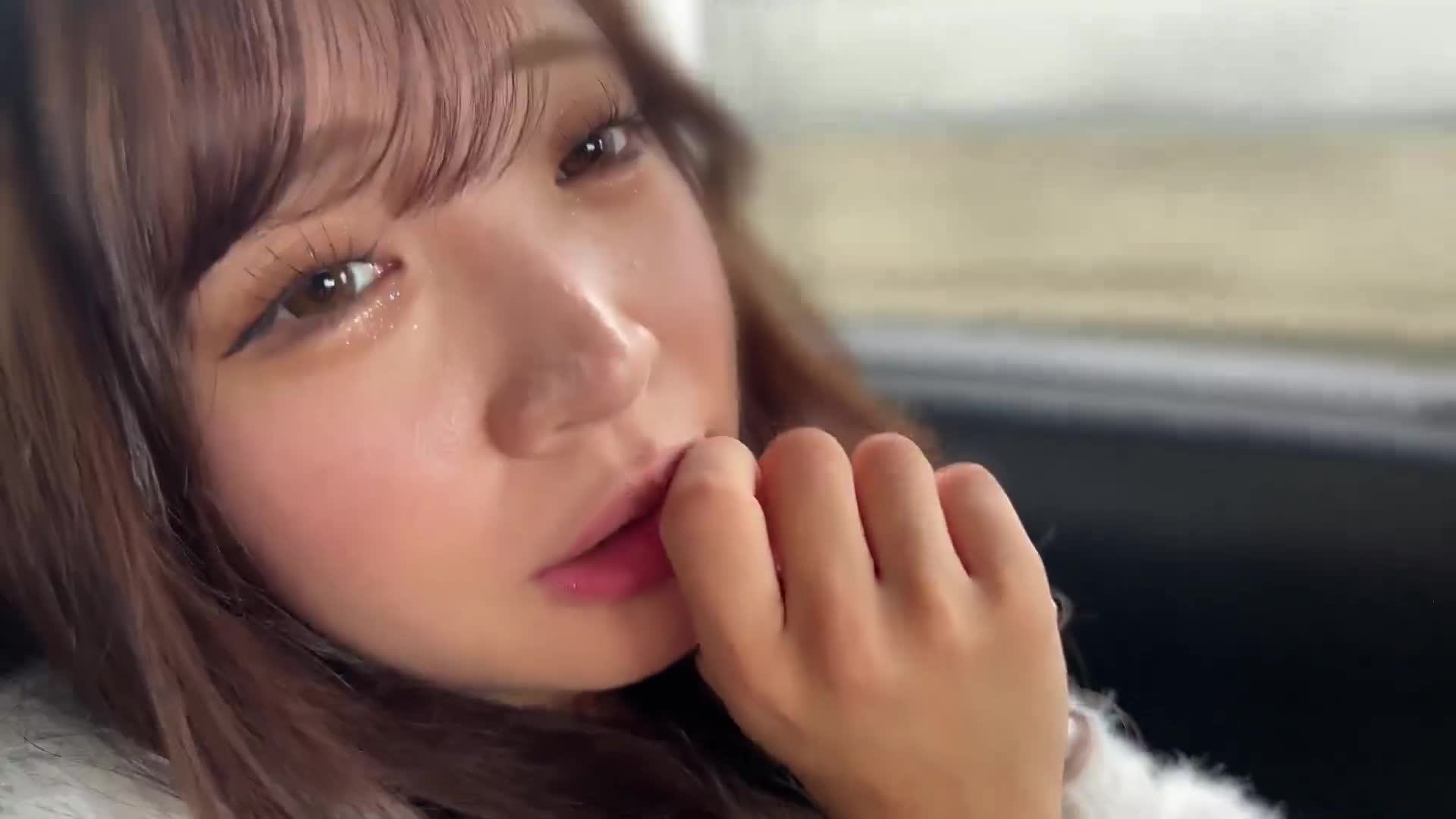 Aya, who gets into a tongue kiss while she is on a remote bi, squirts, cums inside her, and is convulsing. On an outdoor date, she kisses remote bi with a shaking creampie sex. Konaumi Aya - AV大平台-Chinese Subtitles, Adult Films, AV, China, Online Streaming