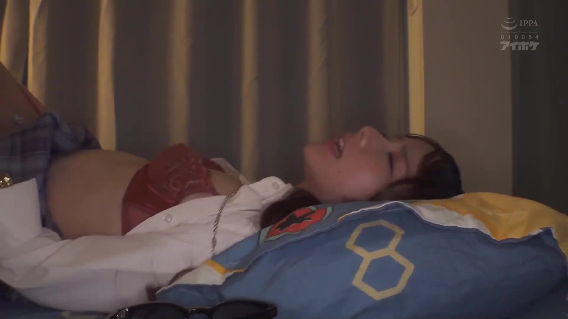 The sweet girl licks and sucks to her heart&#039;s content, indulging in naughty nympho behavior. Saki Sasaki - AV大平台-Chinese Subtitles, Adult Films, AV, China, Online Streaming