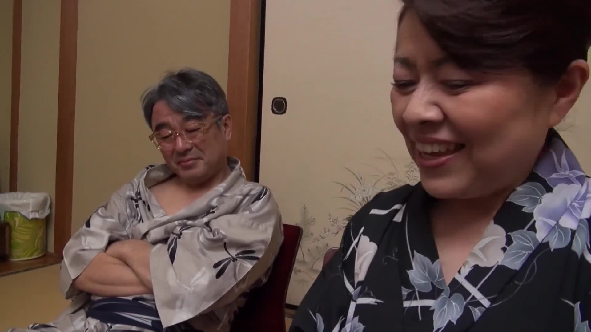 六十歲的夫妻缺乏性生活 在溫泉旅行中再次達到高潮 - AV大平台 - 中文字幕，成人影片，AV，國產，線上看