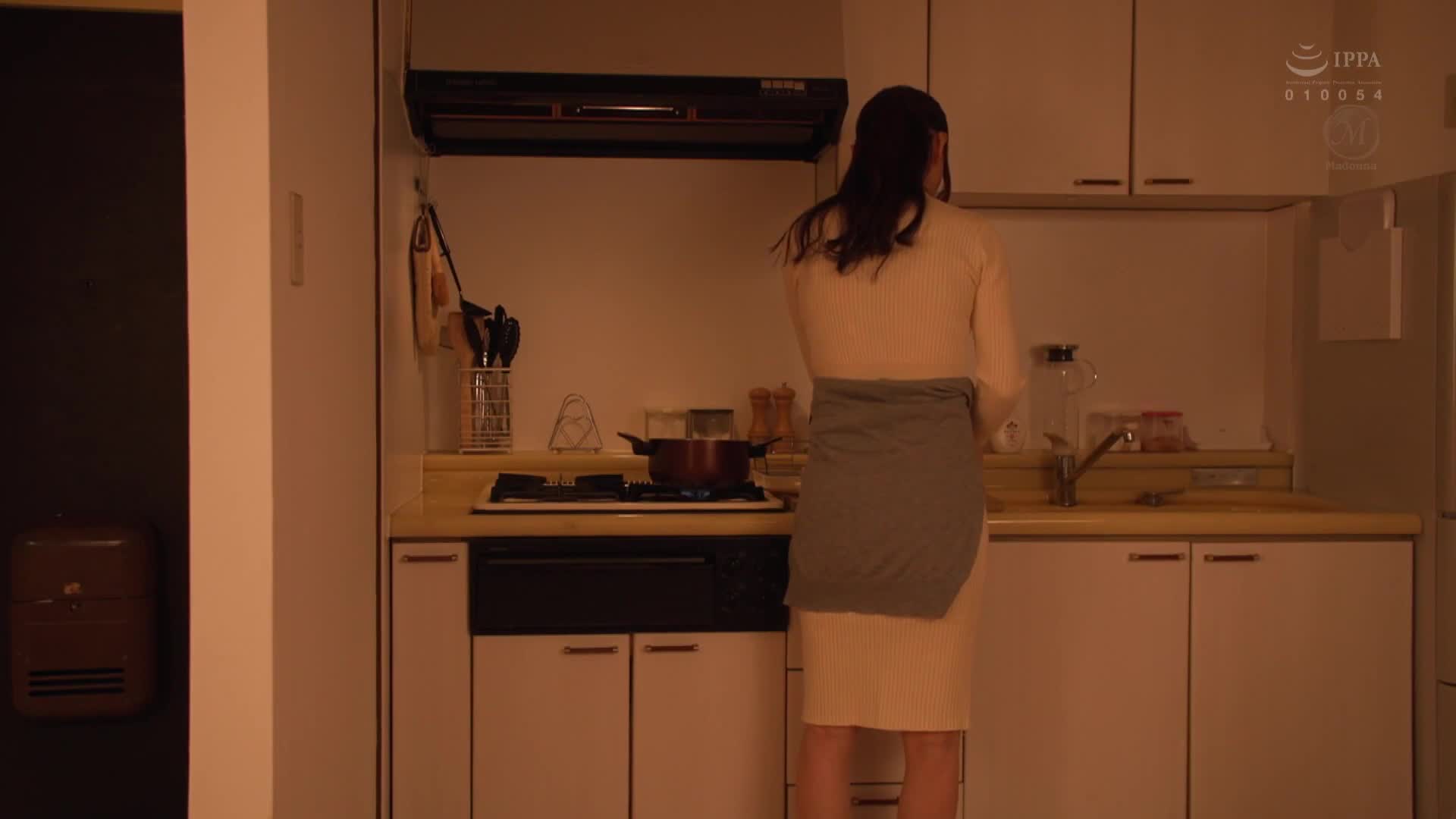 A married woman who received a duplicate key was then creampied in a room where a male student was left alone. Ono Rinka - AV大平台-Chinese Subtitles, Adult Films, AV, China, Online Streaming