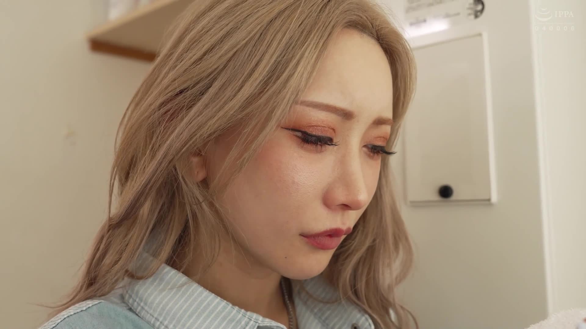 A story about a sexless wife being cheated on by her father-in-law, and even though she doesn&#039;t like it, she gets mad at the cock for the first time in a while AIKA - AV大平台-Chinese Subtitles, Adult Films, AV, China, Online Streaming
