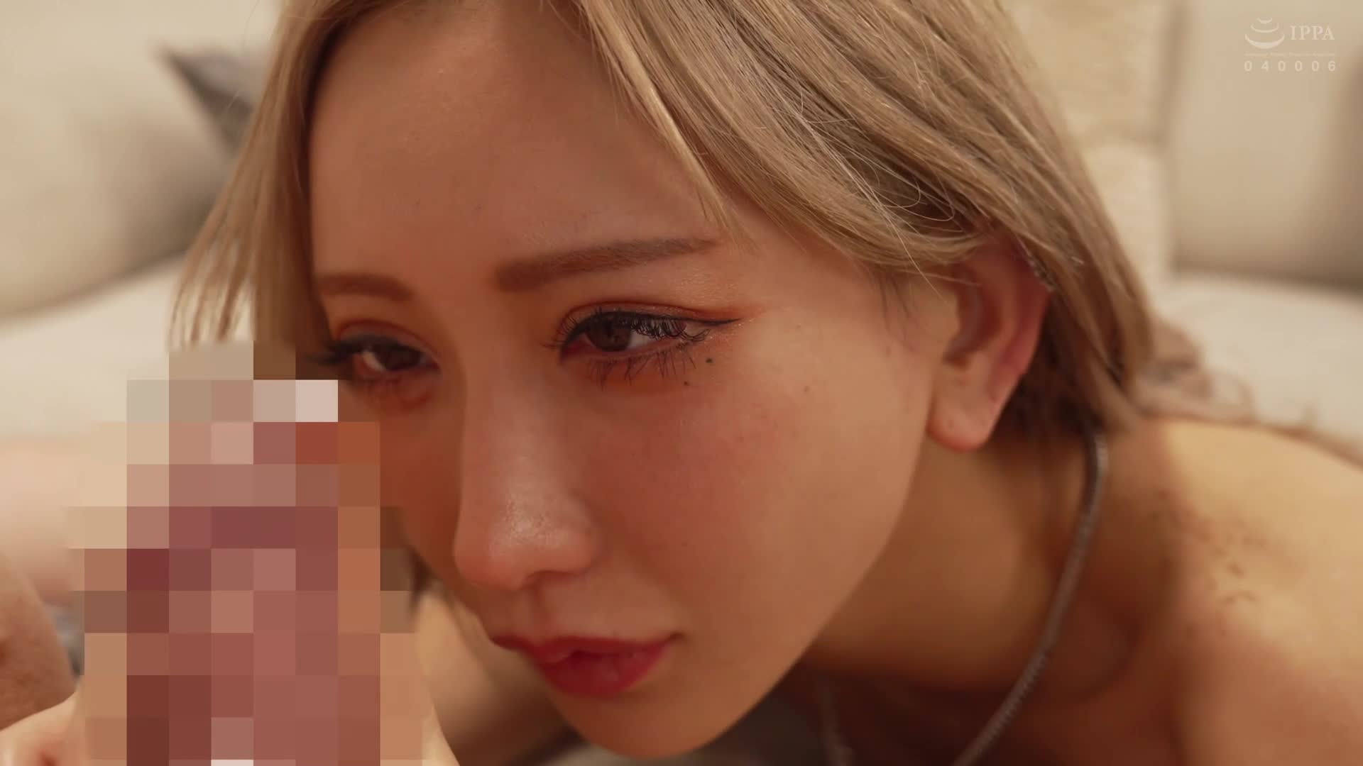 A story about a sexless wife being cheated on by her father-in-law, and even though she doesn&#039;t like it, she gets mad at the cock for the first time in a while AIKA - AV大平台-Chinese Subtitles, Adult Films, AV, China, Online Streaming
