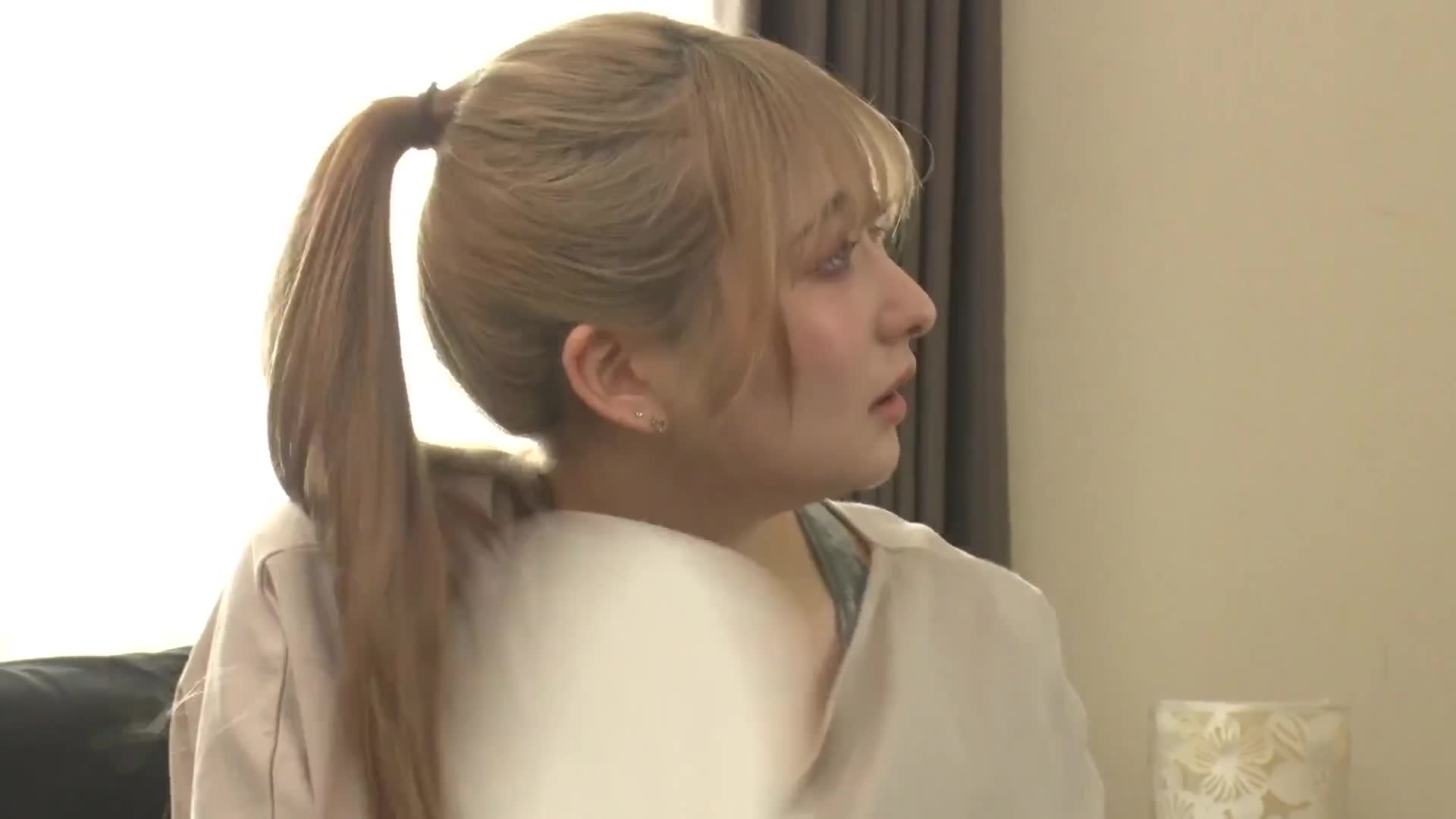 When I continued to tease a voluptuous, voluptuous woman with an annoying attitude with a low-stimulating vibrator that was barely able to cum, she begged me to let my dick go in while letting her pussy juices go! - AV大平台-Chinese Subtitles, Adult Films, AV, China, Online Streaming