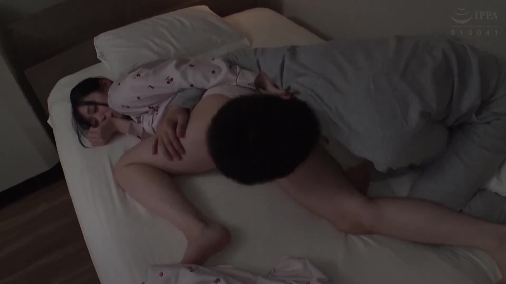 My brother broke up with her and couldn&#039;t have sex, so from that day onwards he started playing with me and had sex without contraception when he was sleeping at night. Little sister rape - AV大平台-Chinese Subtitles, Adult Films, AV, China, Online Streaming
