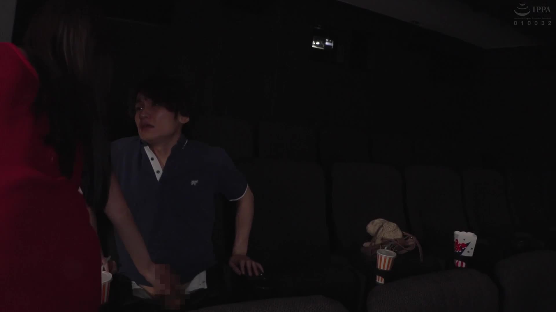 In the movie theater during the day on weekdays, alone with a beautiful woman! And this sister is a nympho! 2 During the screening, she approached me and groped my nipples and cock through my clothes... - AV大平台-Chinese Subtitles, Adult Films, AV, China, Online Streaming