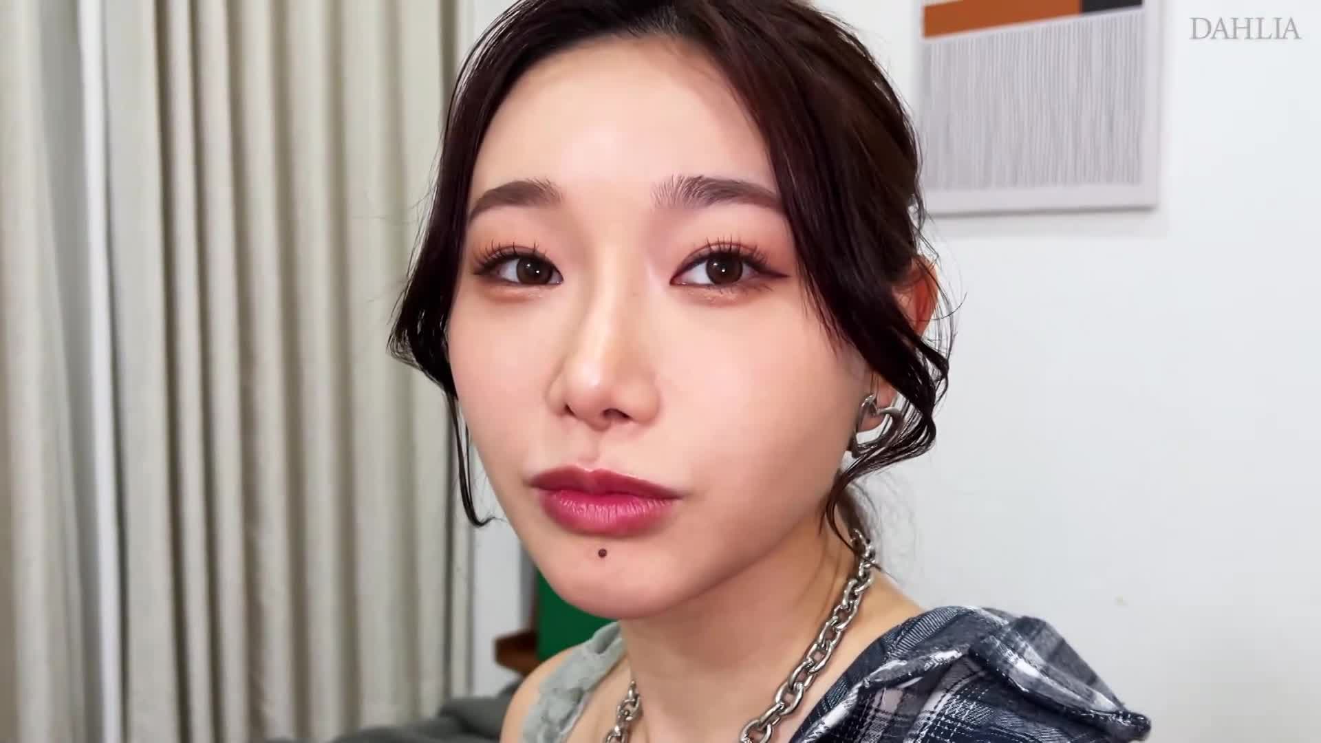 调子过头的港区狎客被清纯系女大生陷害，复仇影片竟被观看300万次。 三叶千春 - AV大平台-中文字幕,成人影片,AV,国产,线上看