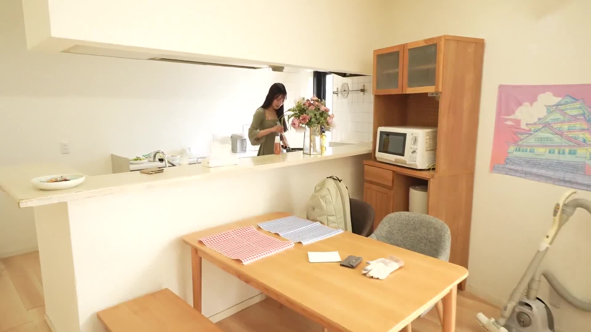 挑衅成熟男子的性斗志，玩弄中年男子的勃起并控制射精的大屁股女大生 宫城理惠 - AV大平台-中文字幕,成人影片,AV,国产,线上看