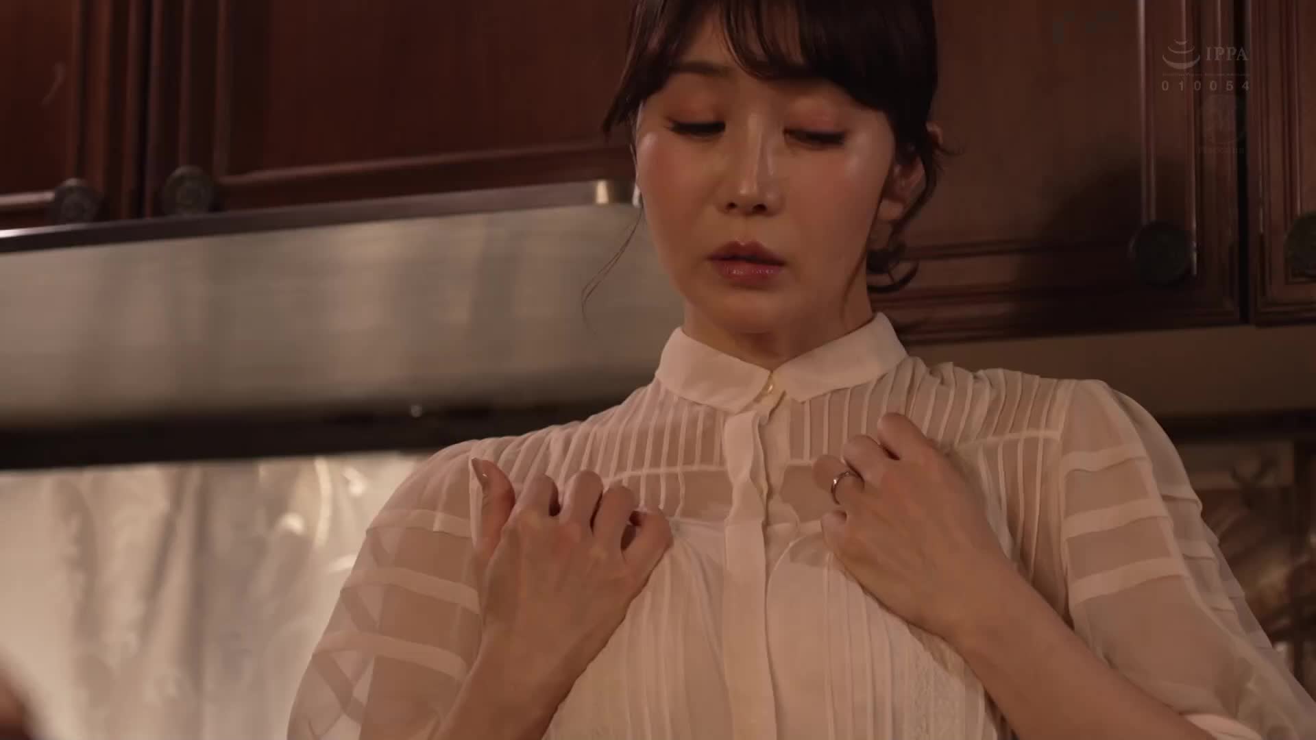 My stepdaughter calls my male friends and lets me circle around every day. Oshima Yuka Suzaki Miu - AV大平台-Chinese Subtitles, Adult Films, AV, China, Online Streaming