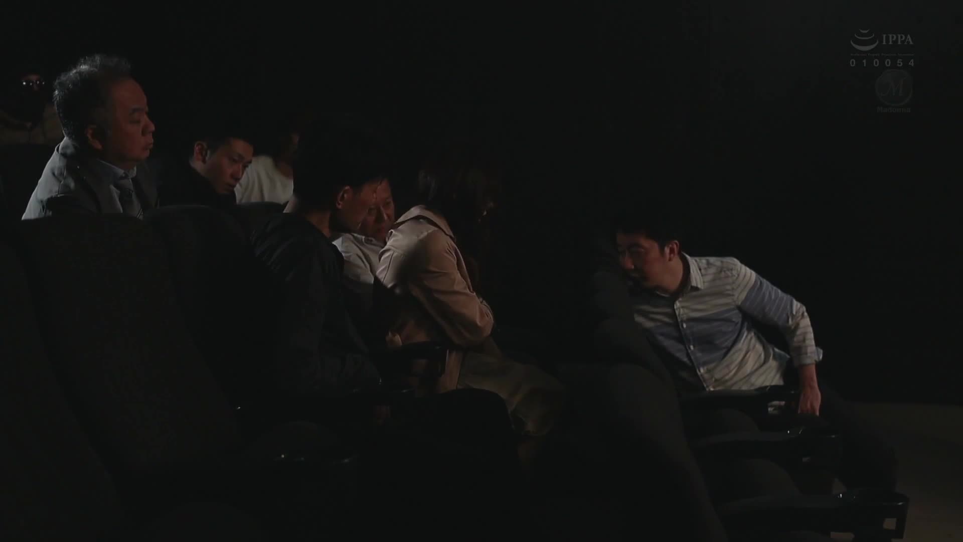 Impossible cuckold theater room - a chaste wife tainted by the ugly cocks of vulgar men. Shinohara is here - AV大平台-Chinese Subtitles, Adult Films, AV, China, Online Streaming