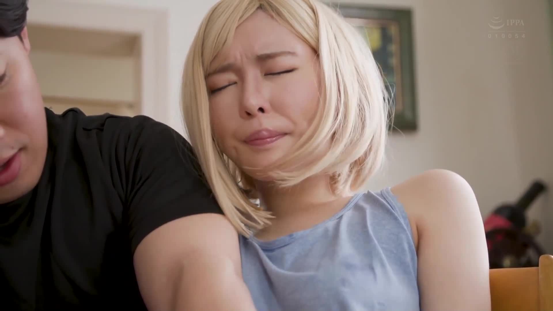 老师，请对我的妻子进行马赛克【个人拍摄】。我的混血妻子（29岁）被其他人强迫与他人发生性行为。透过萤幕编辑妻子的淫荡行为...忠实地将羞辱的个人拍摄NTR实景化！ ！黑岛玲衣 - AV大平台-中文字幕,成人影片,AV,国产,线上看