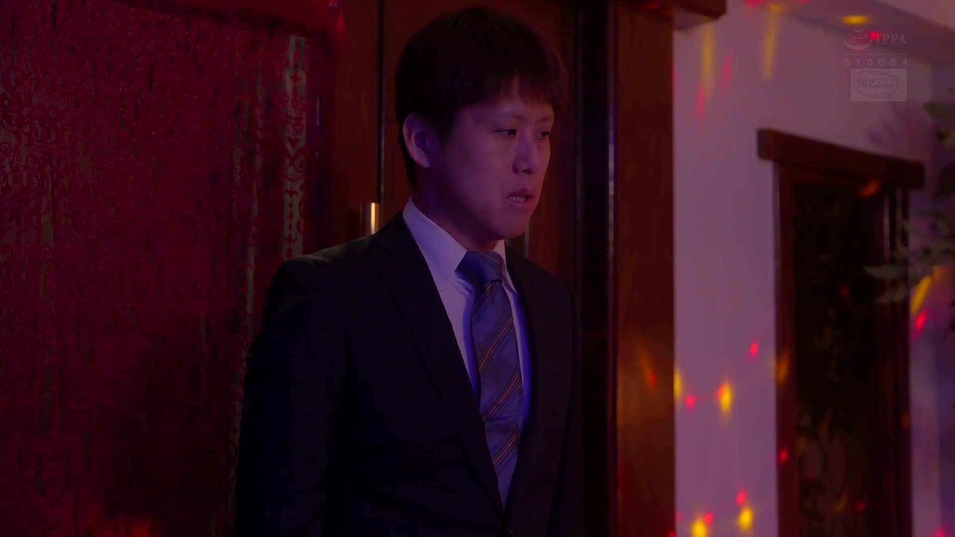 乳頭挺立的淫蕩女孩，以淫蕩的服務誘惑客人，被班主任發現後進行口頭禁止，最後在不倫關係中內射。春陽萌花 - AV大平台 - 中文字幕，成人影片，AV，國產，線上看