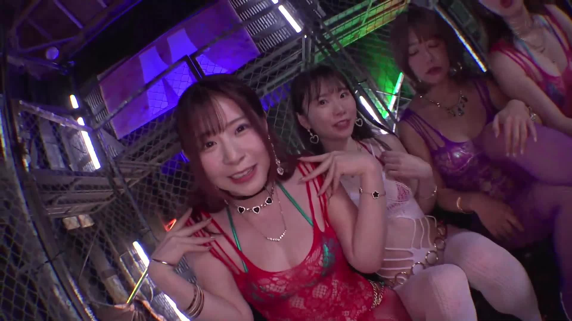 這些傢伙真是太過分了～什麼都可以嗎！？性慾強烈的淫蕩女人們，唾液滴滴答答地混入，一旦被淫蕩女人們入侵，我就完蛋了！滿滿的內射，滑溜溜的！爆操鬼神般的性交。沙月恵奈、有村望、二宮桃、藤田柚子 - AV大平台 - 中文字幕，成人影片，AV，國產，線上看