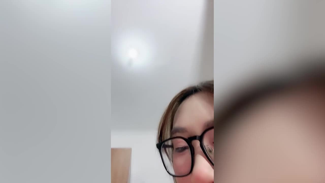 十個眼鏡九個騷~吃雞無套幹逼無套啪啪~深喉口爆~精子射嘴！ - AV大平台 - 中文字幕，成人影片，AV，國產，線上看