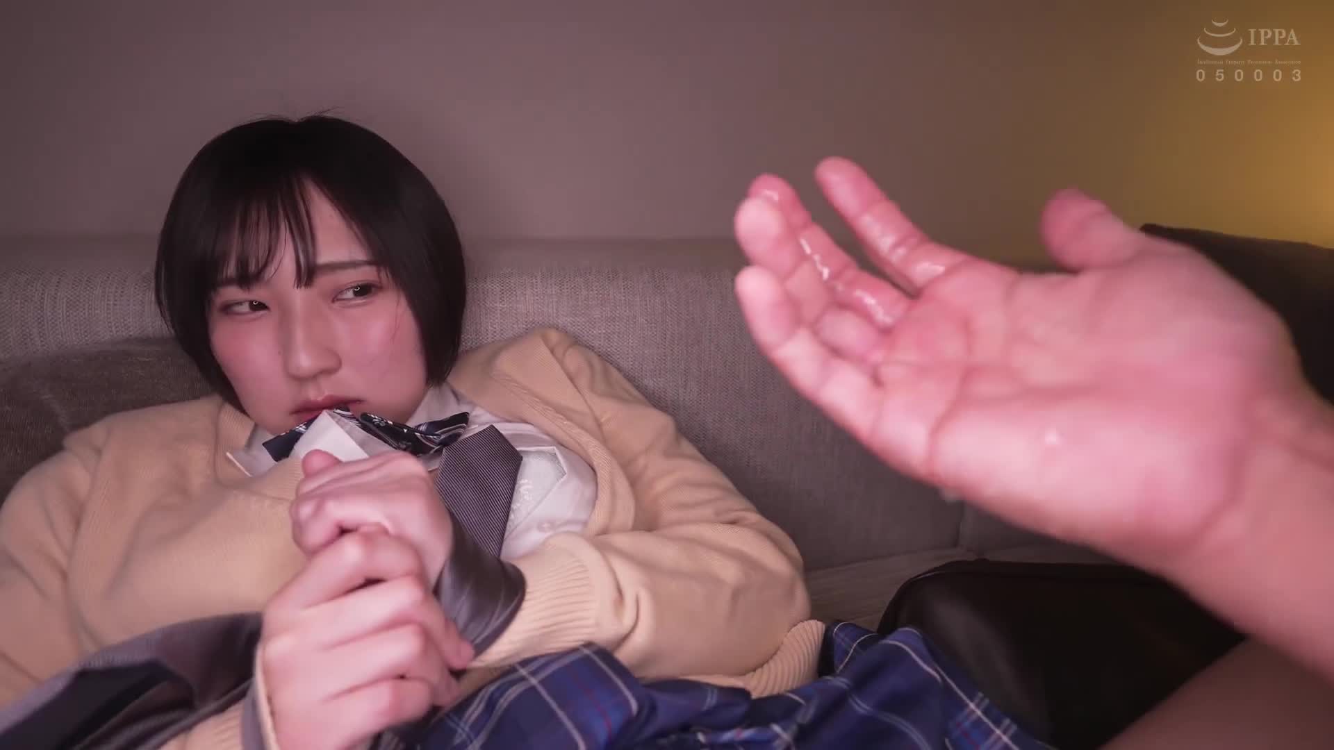 深陷性侵事件的女學生，被善意的導師帶到酒店。糸井瑠花。 - AV大平台 - 中文字幕，成人影片，AV，國產，線上看
